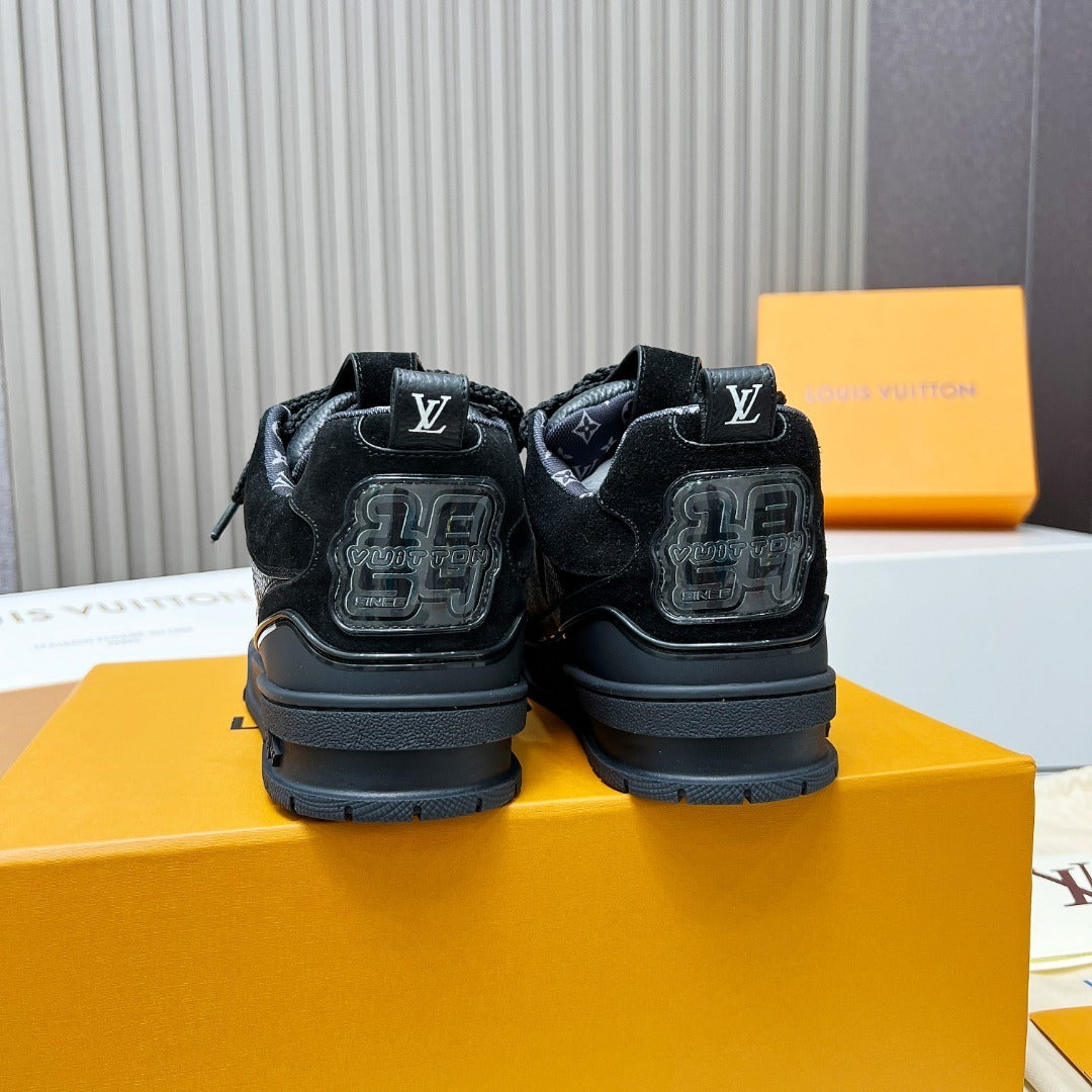 BLACK LEATHER PLATFORM SNEAKERS WITH TRANSLUCENT FLOWER DETAIL