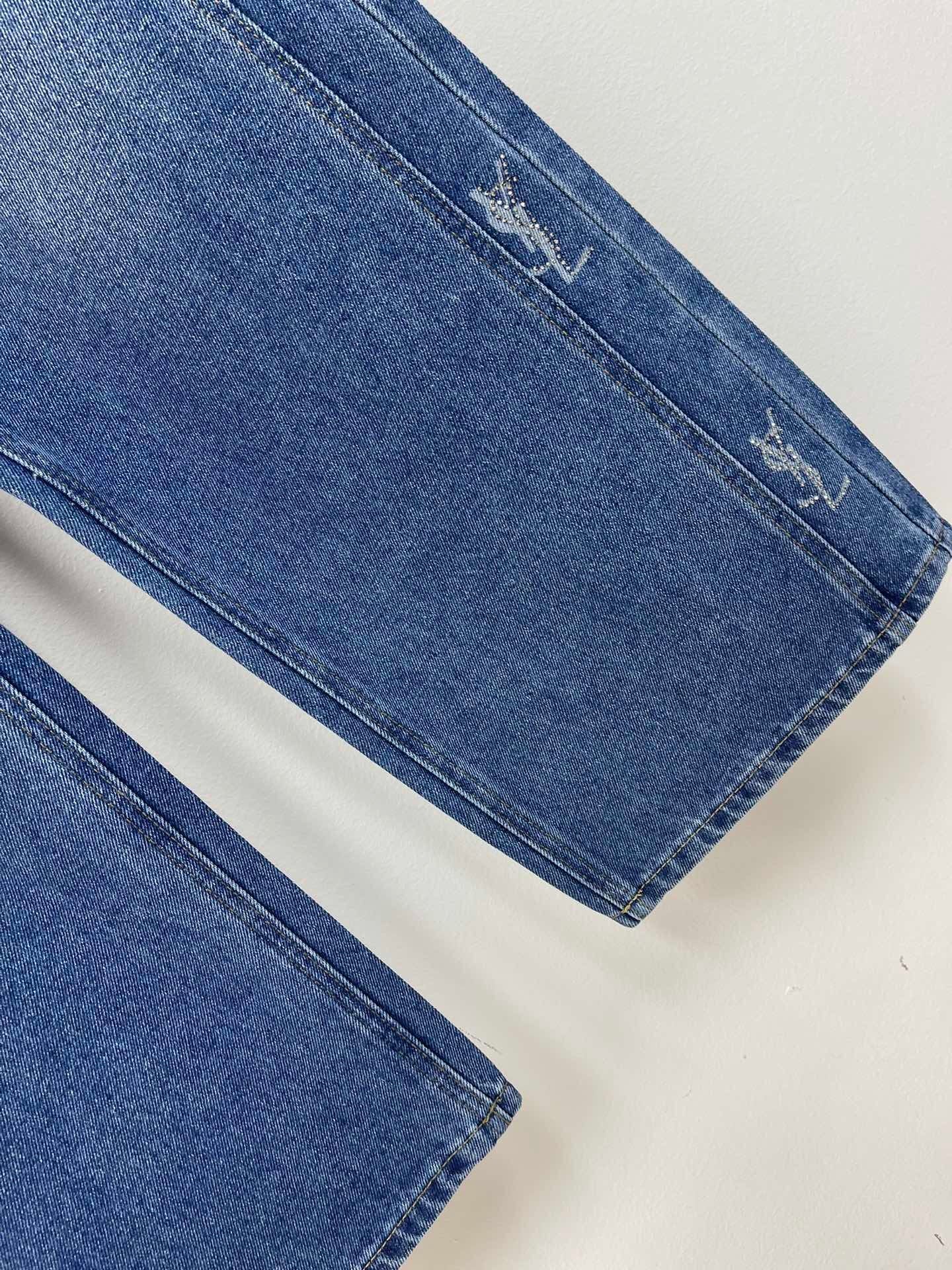 LOGO STRIPE STRAIGHT LEG DENIM JEANS
