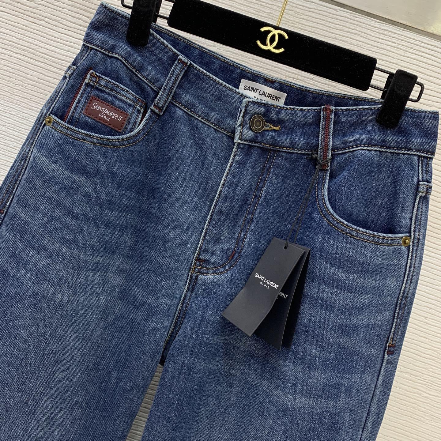 HIGH-WAIST STRAIGHT LEG DENIM JEANS