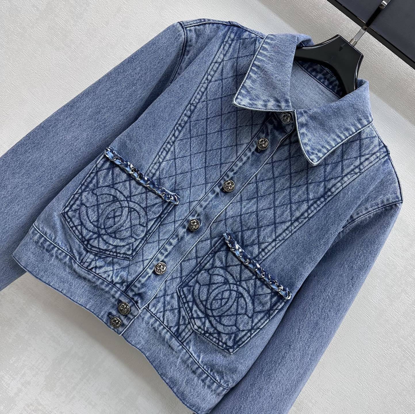 DENIM CROPPED JACKET & MINI SKIRT SET WITH QUILTED DETAIL