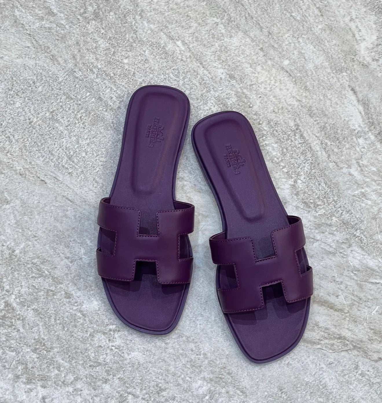 DEEP PLUM CUTOUT FLAT SLIDE SANDALS
