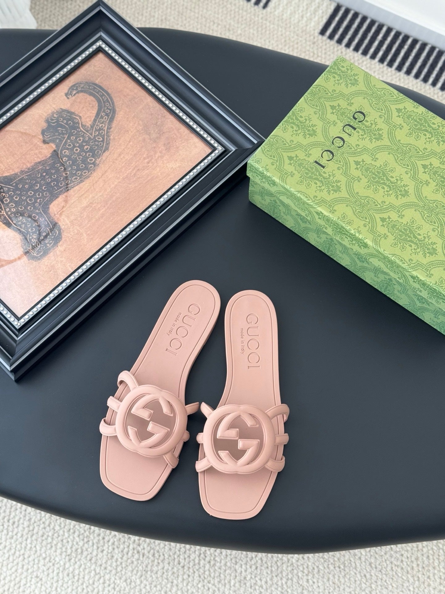 BLUSH PINK LOGO DETAIL FLAT SLIDES