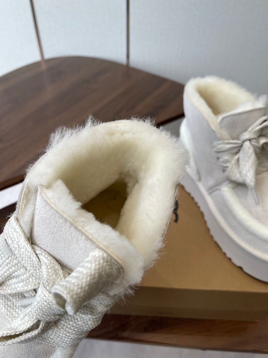 COZY PLATFORM BOOTS – CREAM