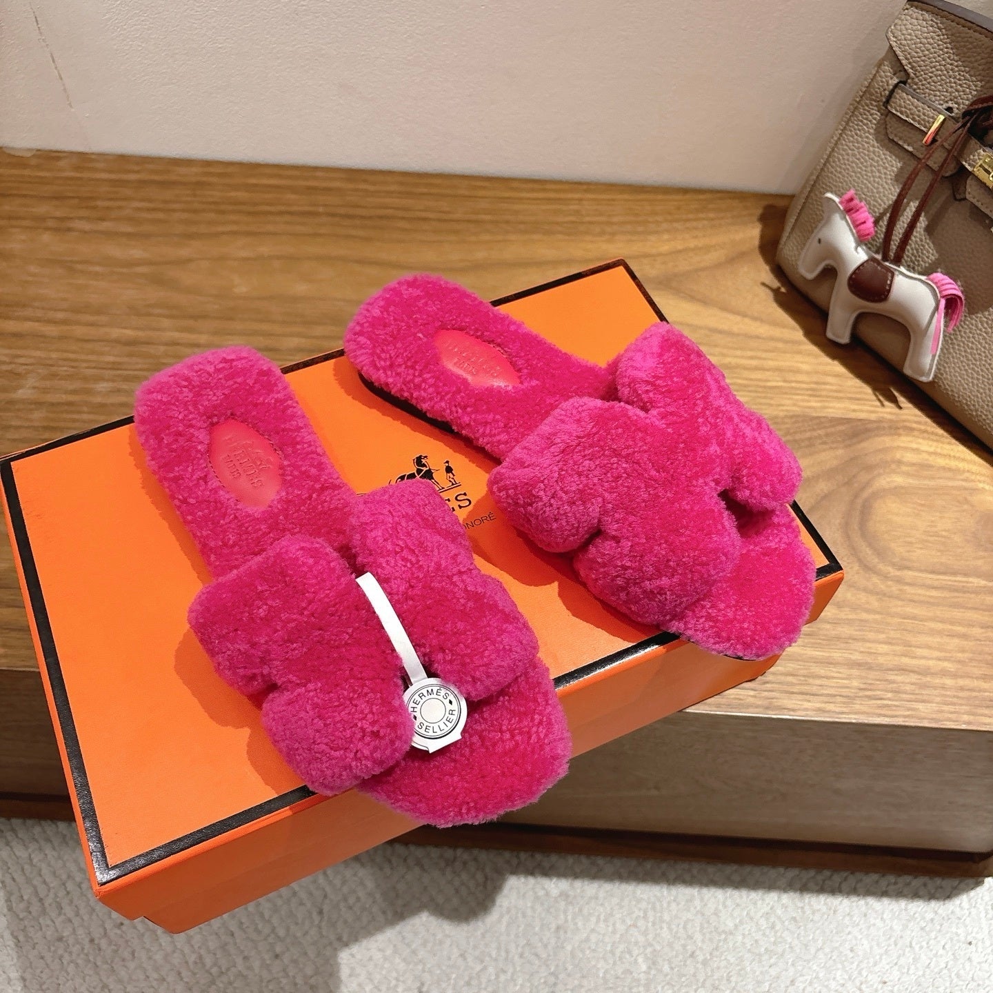 FUCHSIA FAUX FUR SLIDE SLIPPERS