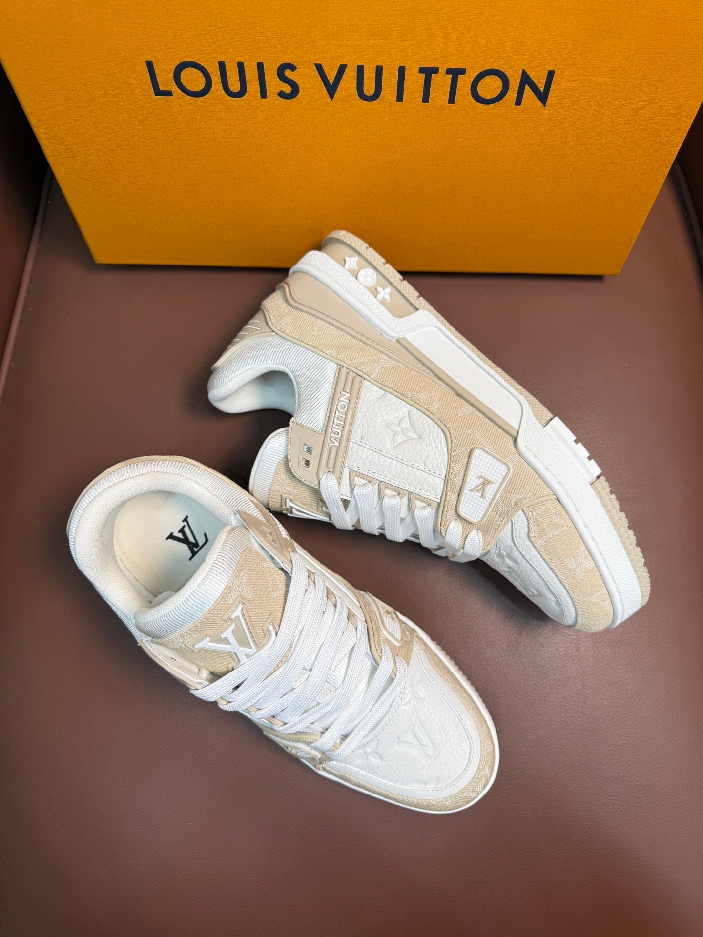 BEIGE & WHITE TEXTURED LOW-TOP SNEAKERS