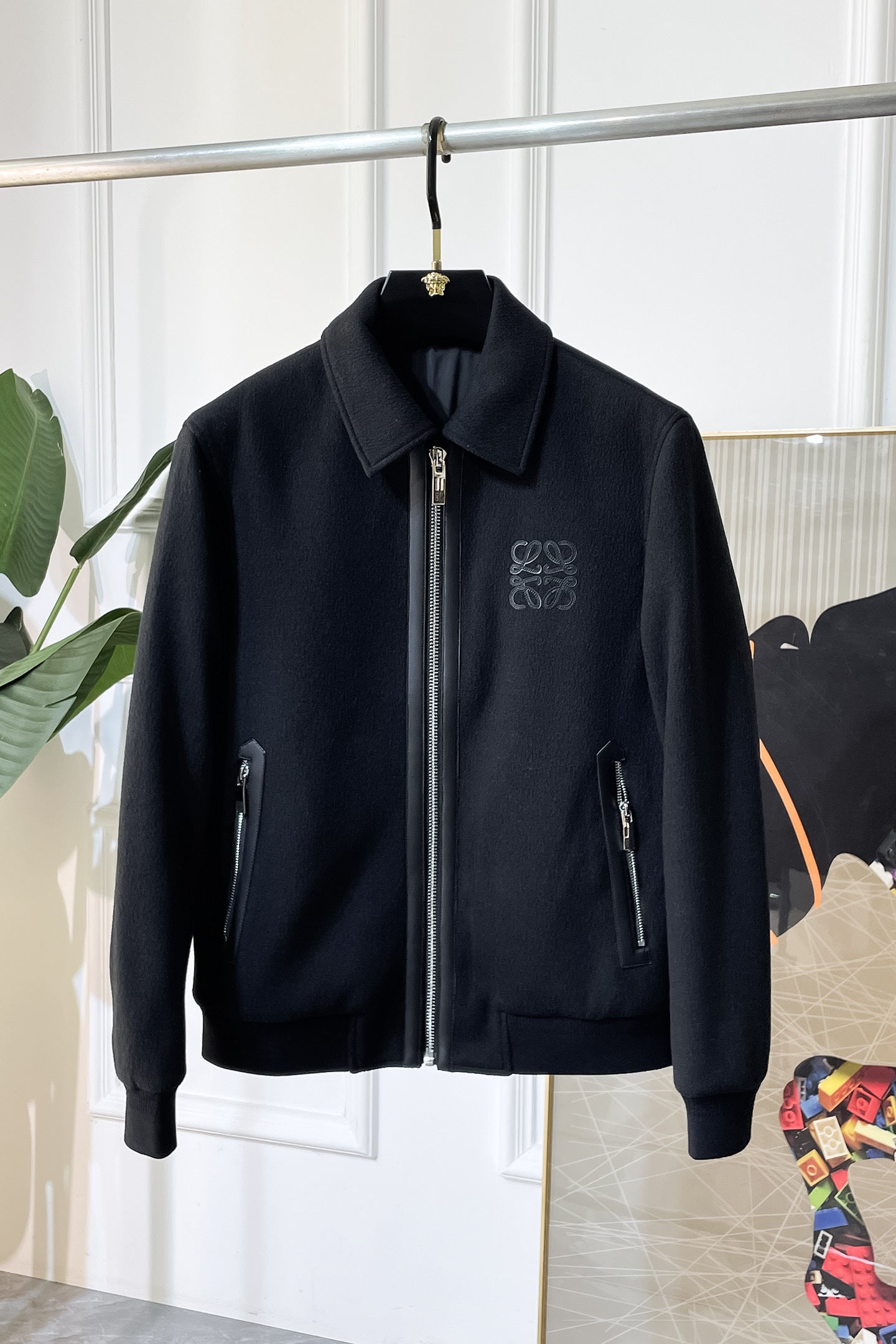 ZIP-UP JACKET WITH EMBROIDERED DETAIL IN CONTRAST COLORS