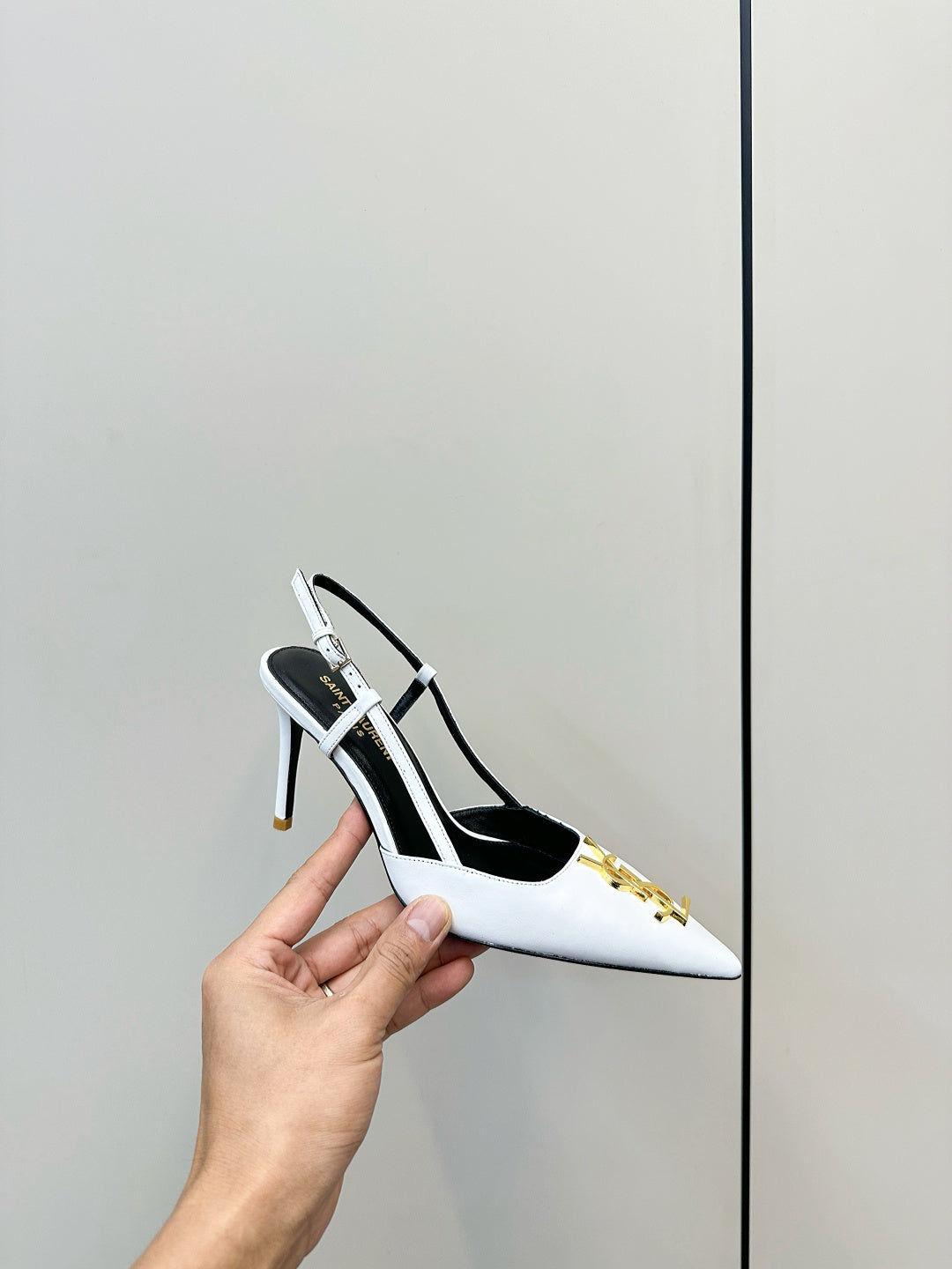 WHITE POINTED TOE SLINGBACK HEELS WITH GOLD DETAIL