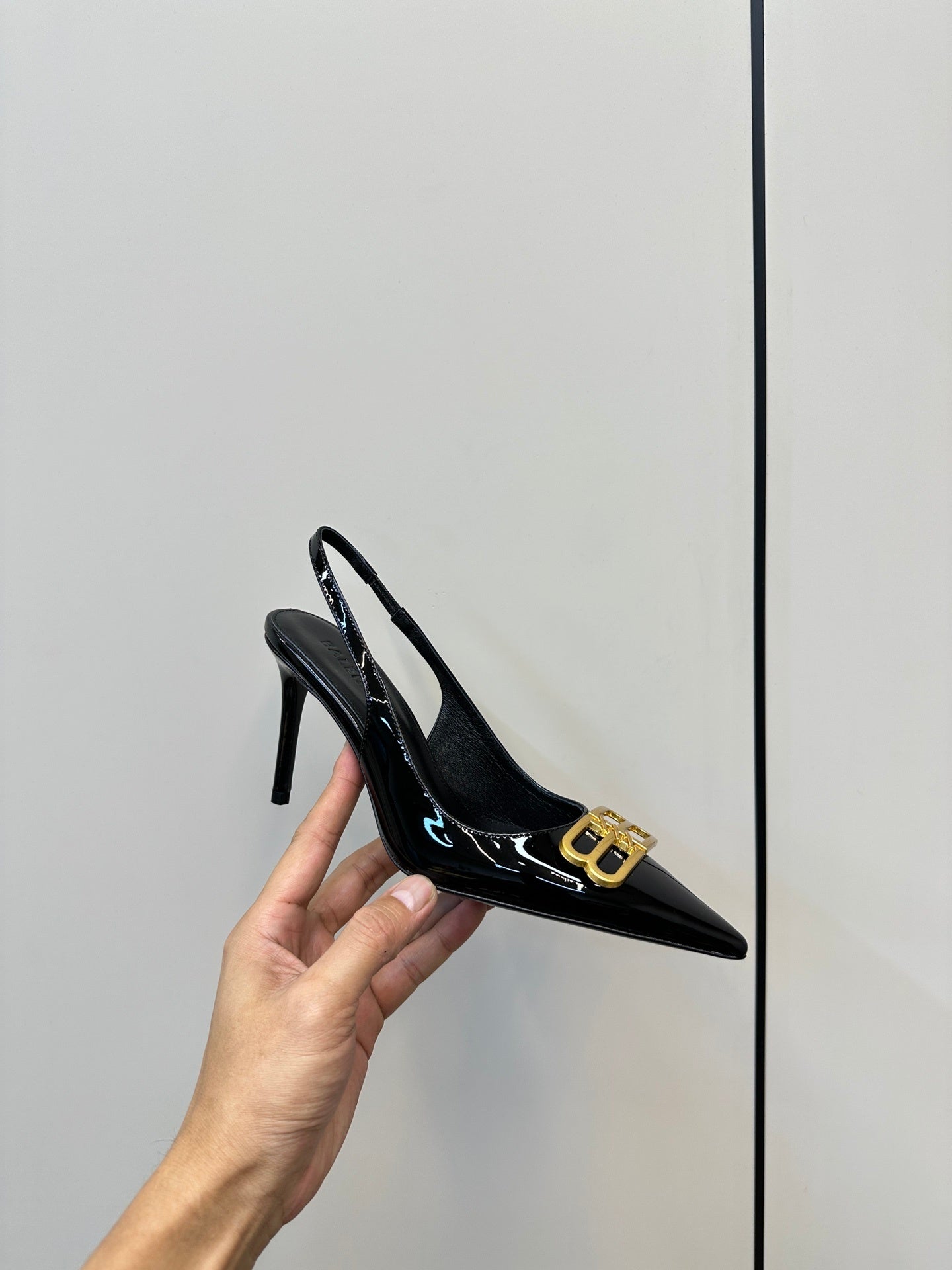 BLACK PATENT SLINGBACK POINTED HEELS
