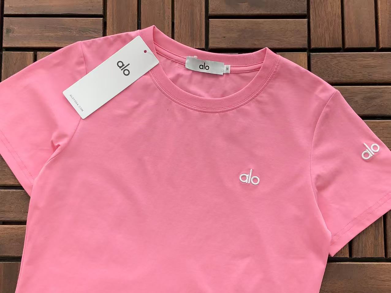 CLASSIC FIT T-SHIRT