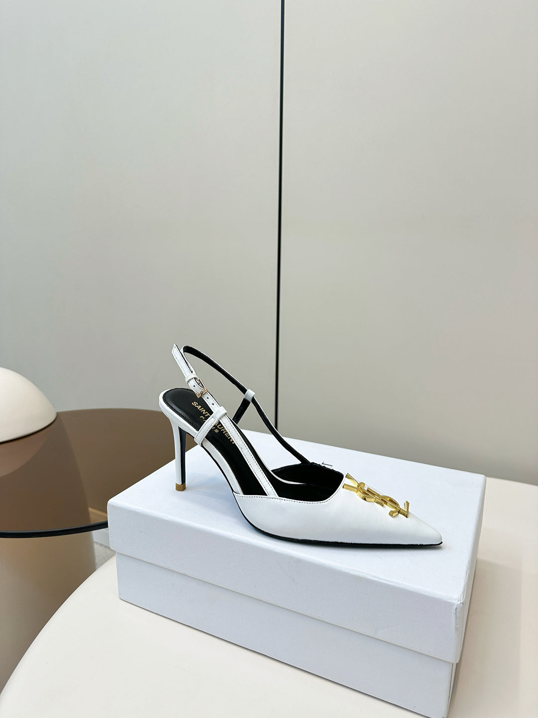 WHITE POINTED TOE SLINGBACK HEELS WITH GOLD DETAIL