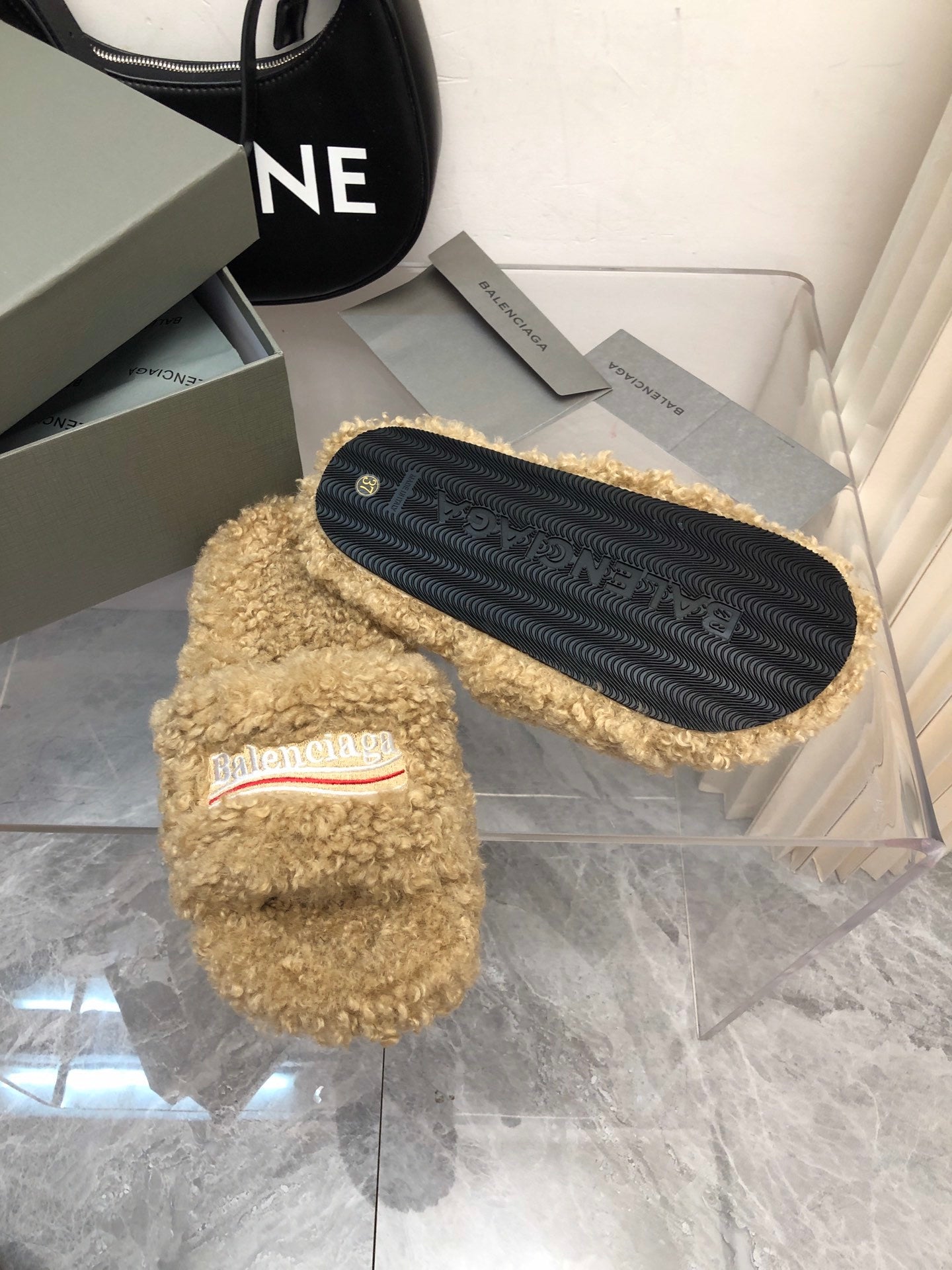 BEIGE FLUFFY COMFORT SLIDES
