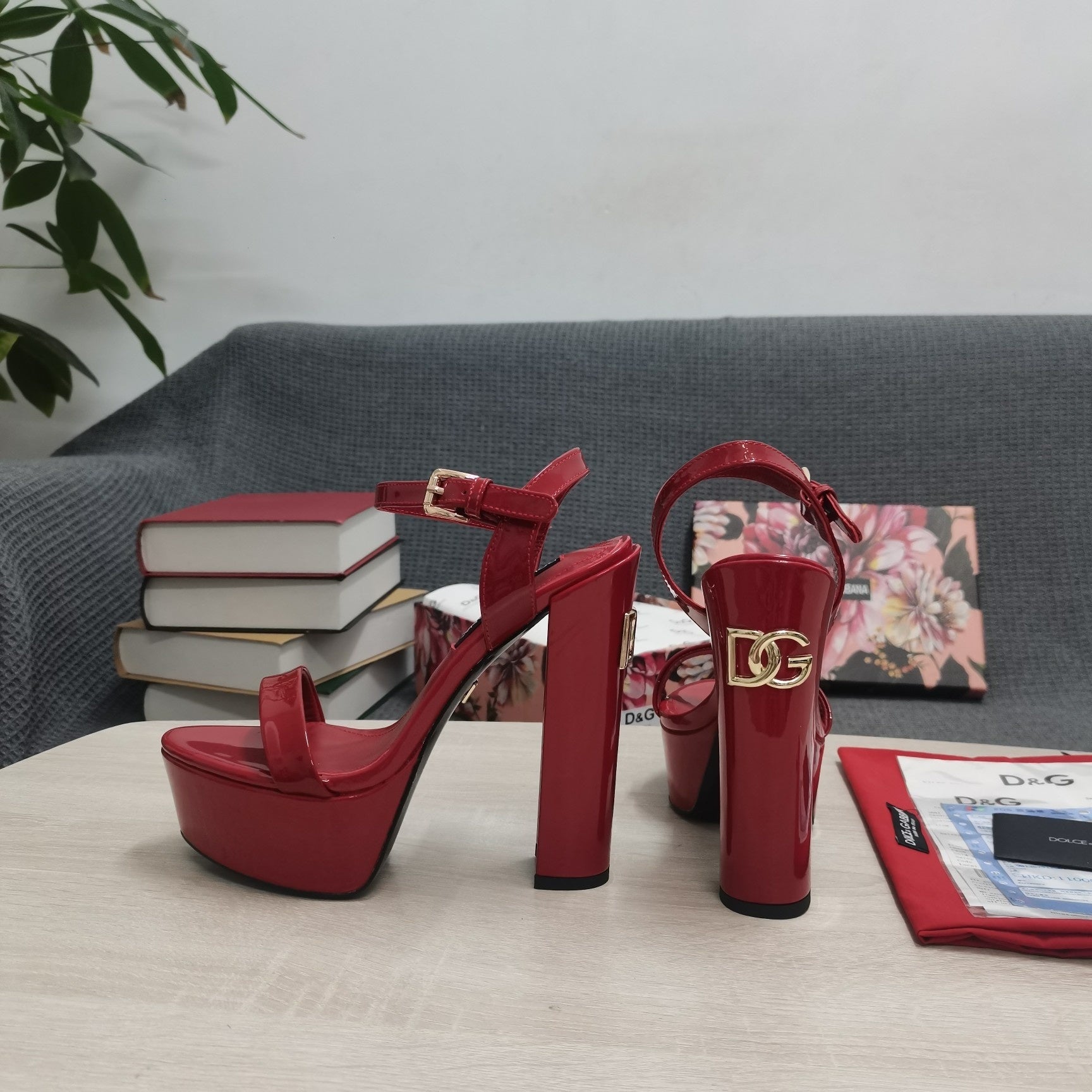 RED PATENT PLATFORM STRAPPY HEEL SANDALS