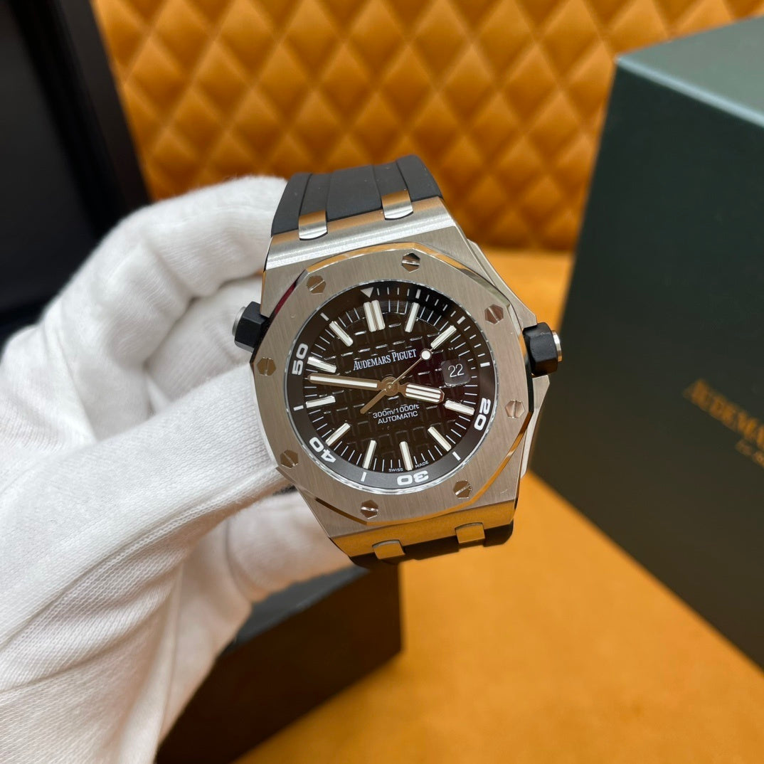 SPORT LUXURY RUBBER STRAP WATCH