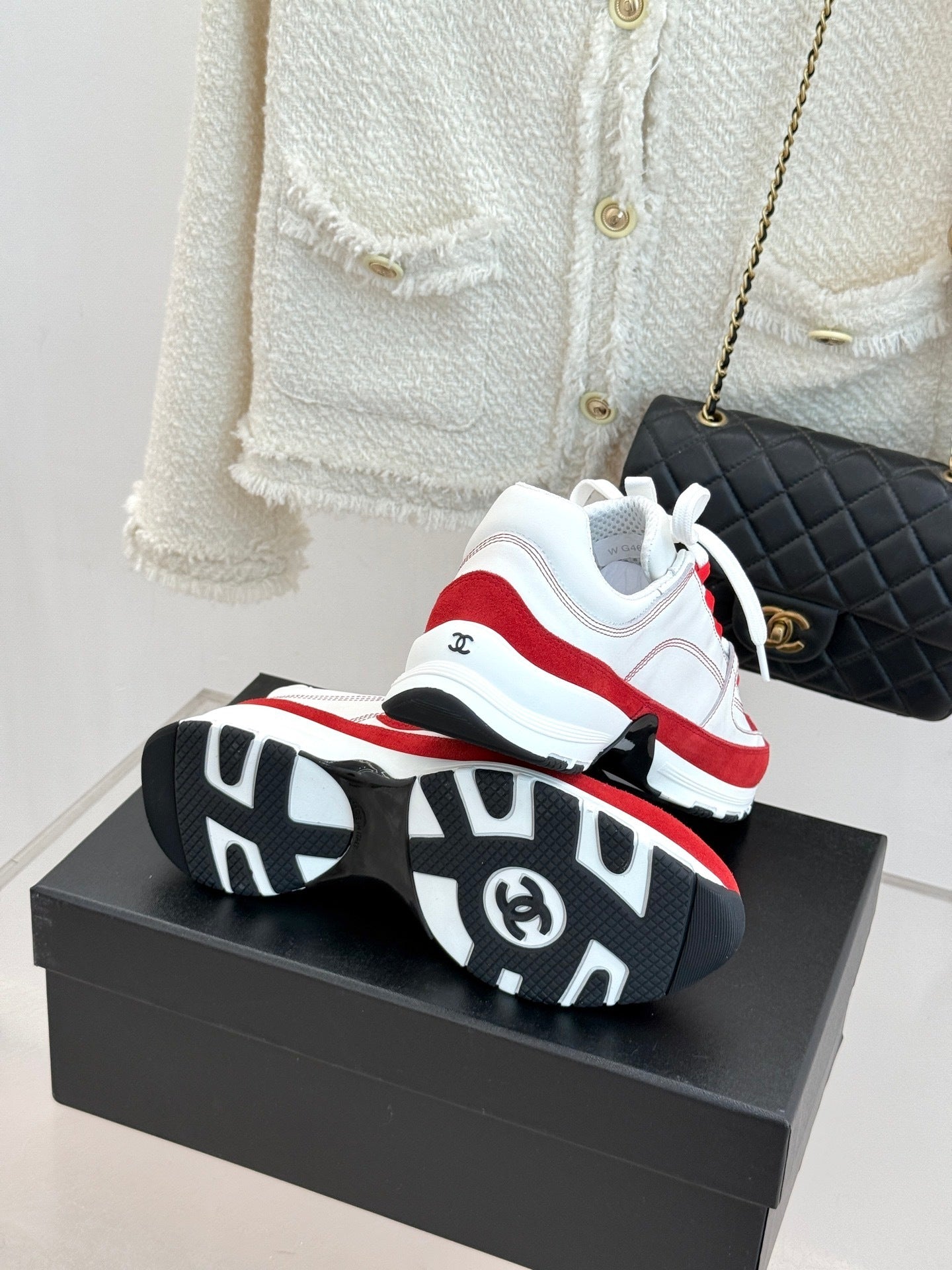 WHITE RED LOW-TOP SNEAKERS