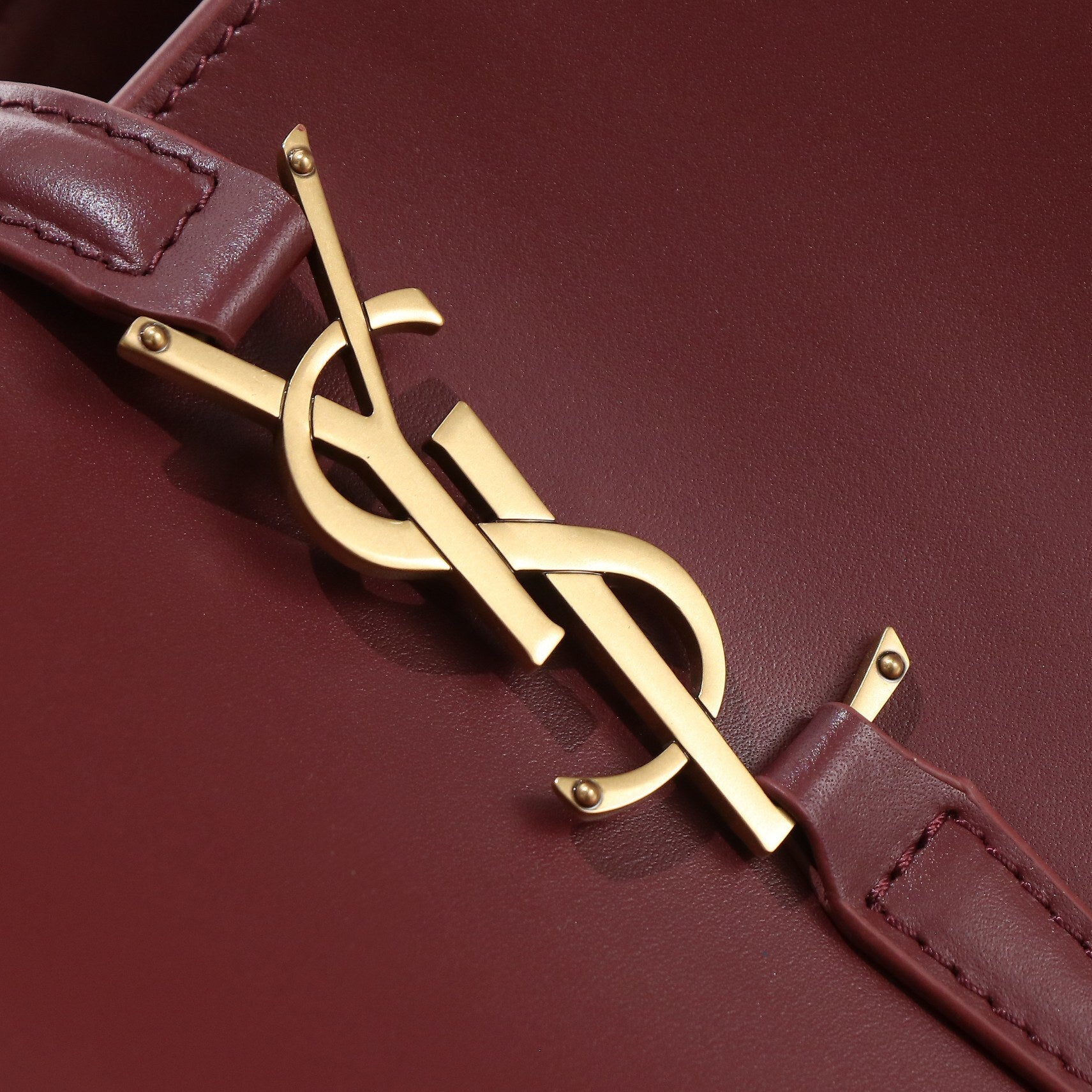 SMOOTH LEATHER BUCKET BAG