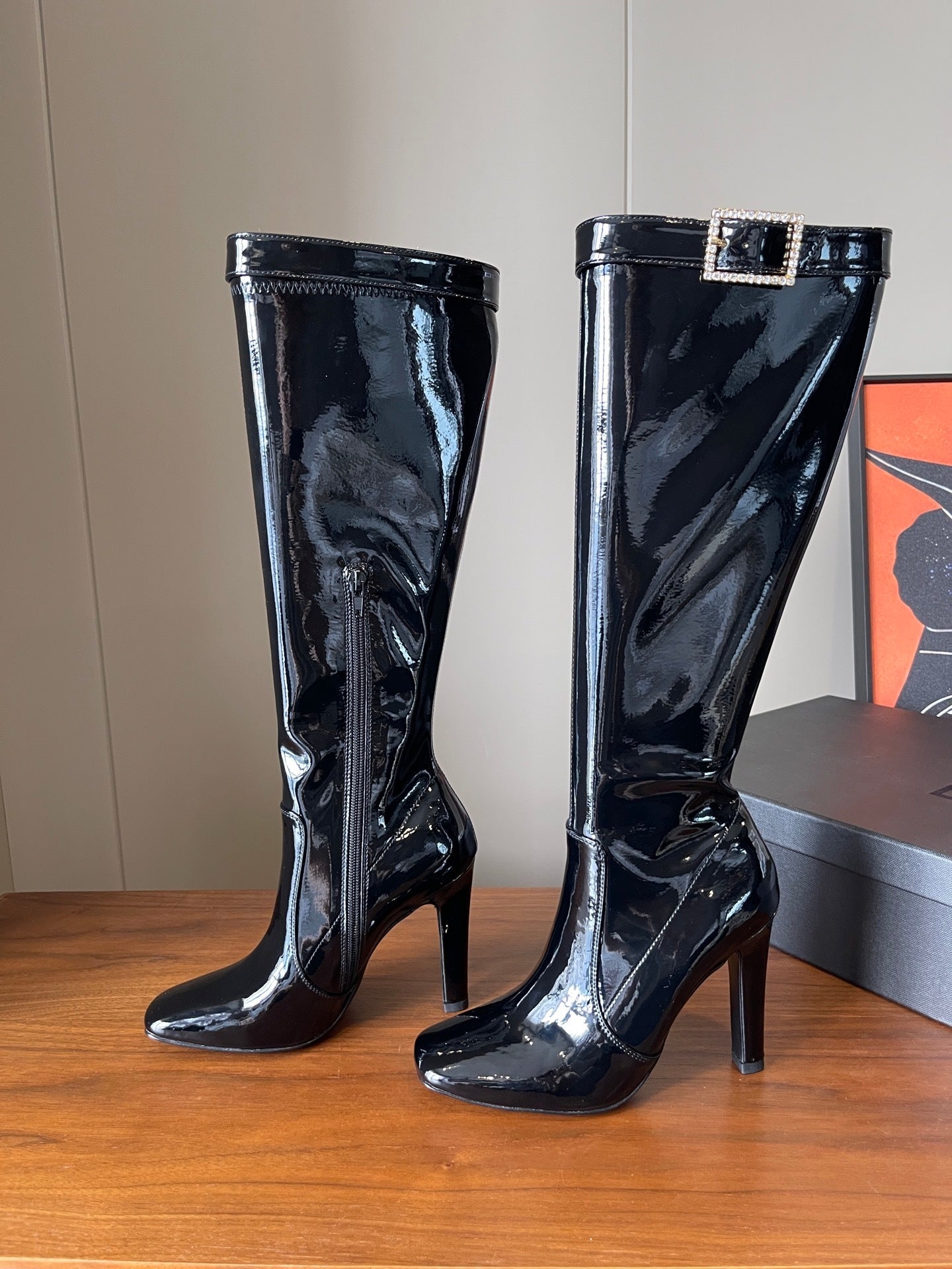 GLOSSY HIGH HEEL KNEE BOOTS
