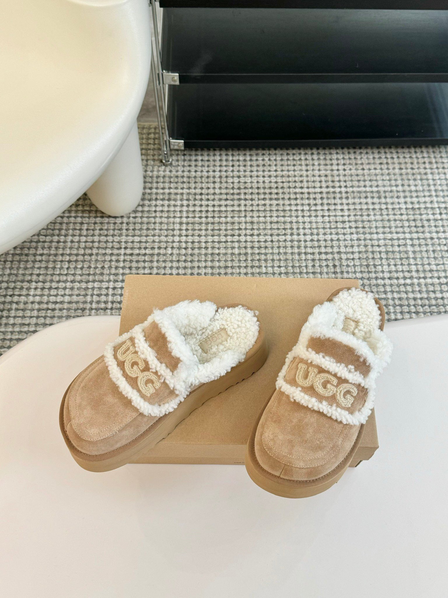 PLATFORM SHEARLING STRAP SLIPPERS