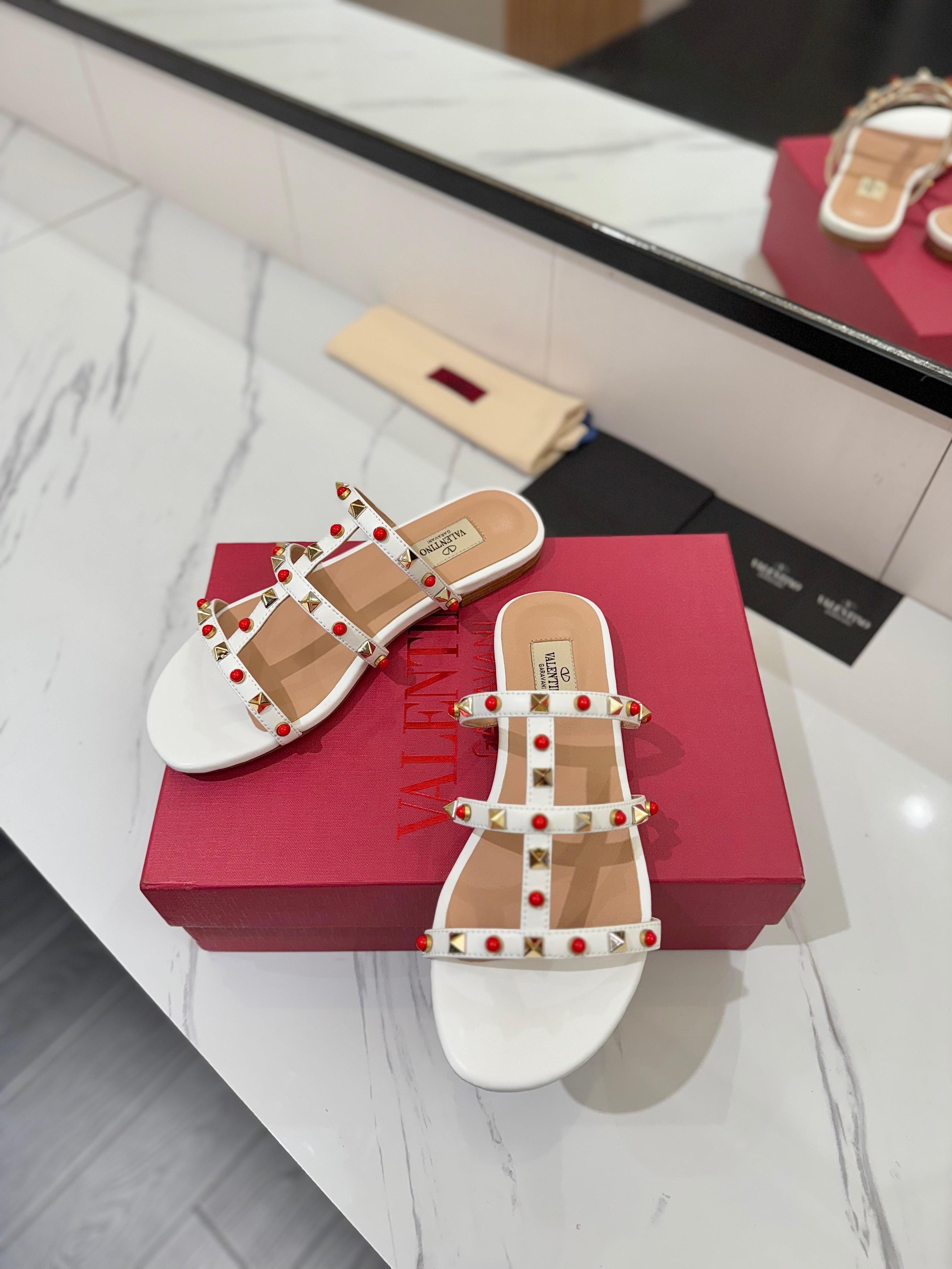 STUDDED STRAP FLAT SANDALS – WHITE WITH RED ACCENTS