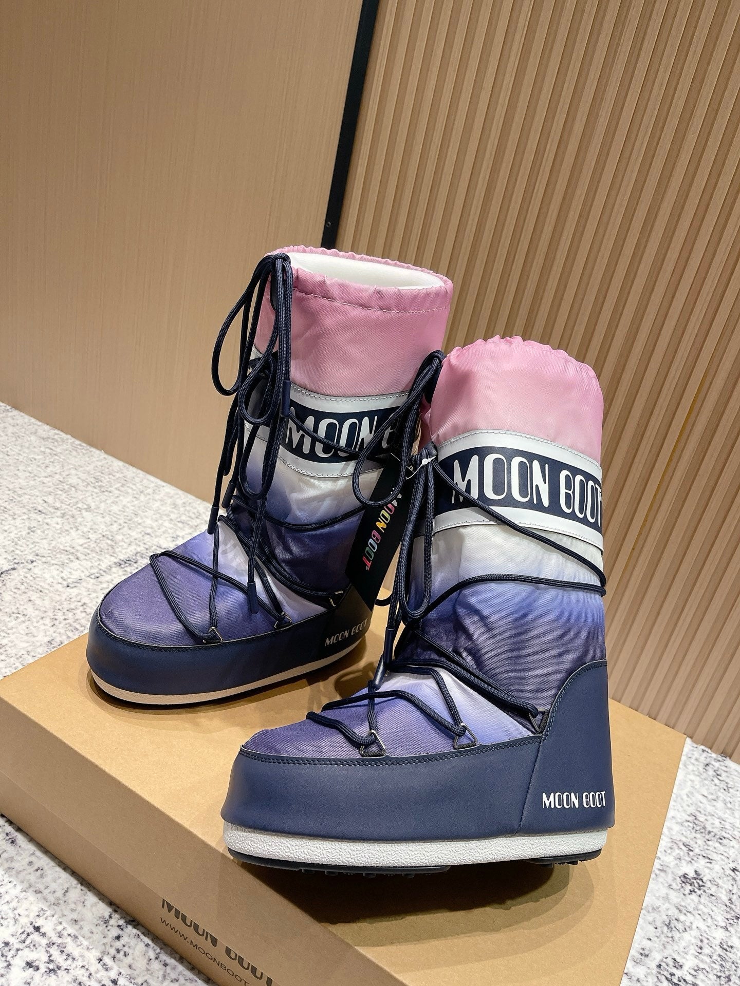 MULTICOLOR PADDED WINTER BOOTS WITH FAUX FUR LINING