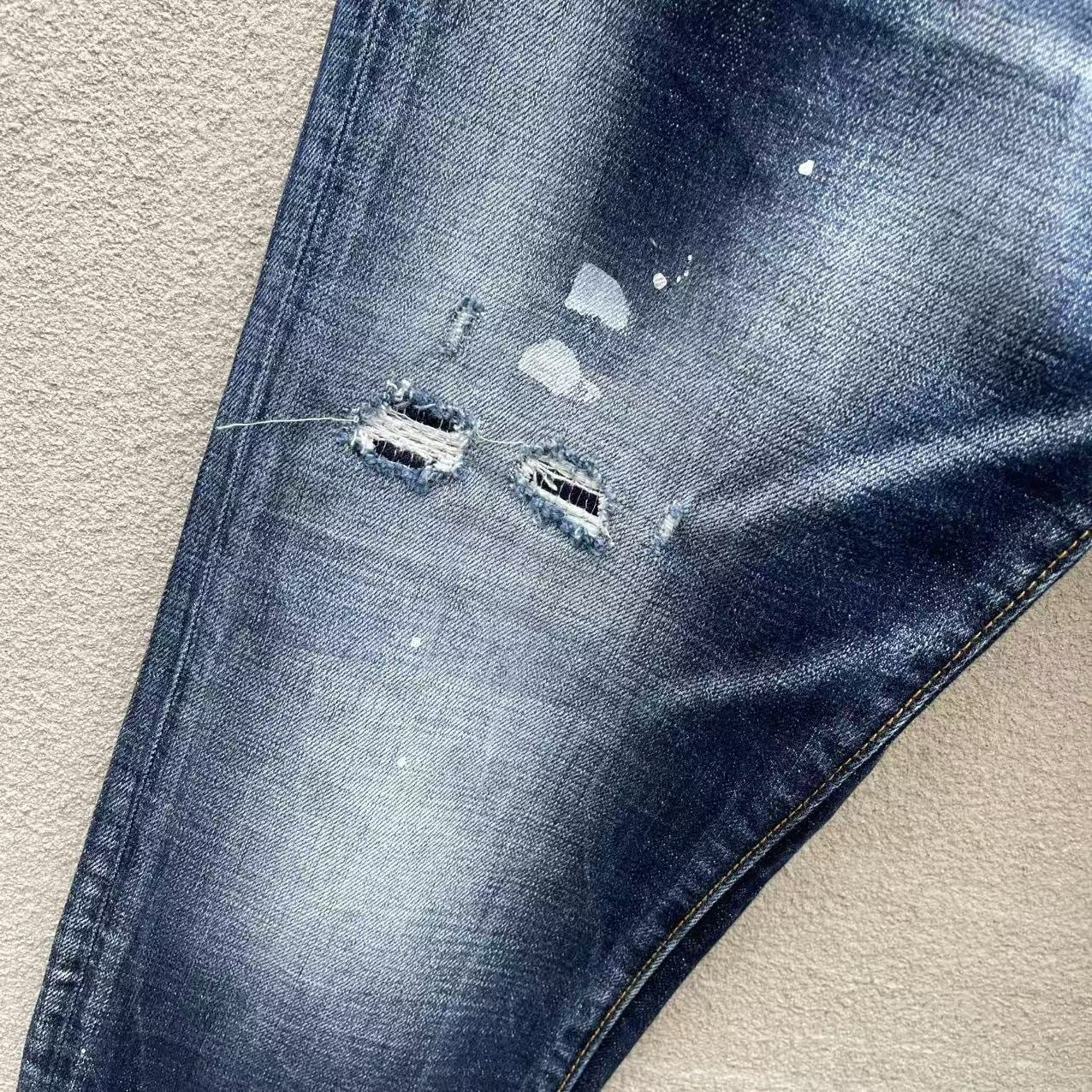 FADED DISTRESSED SLIM JEANS