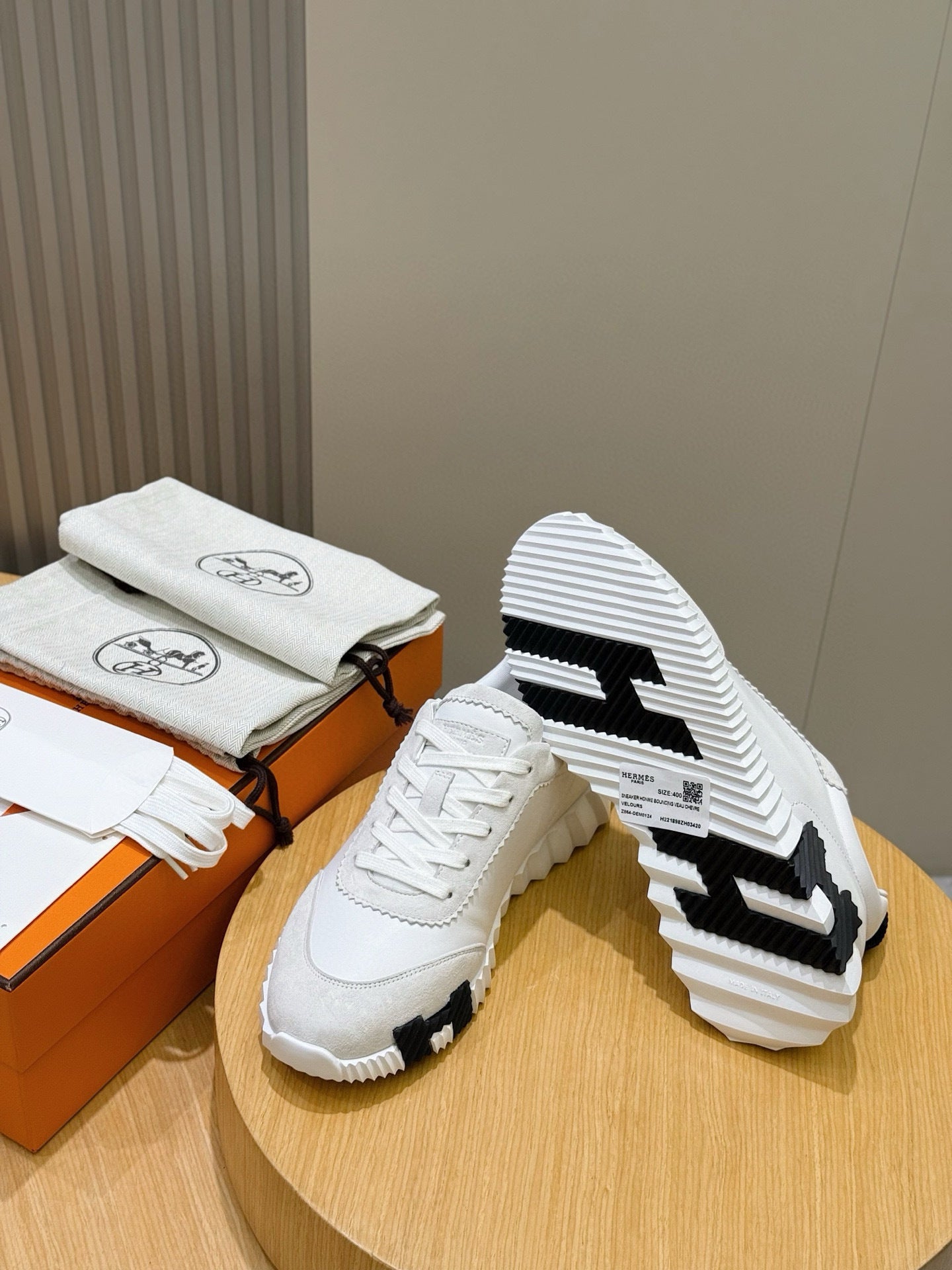 LUXURY WHITE LEATHER & SUEDE DESIGNER SNEAKERS