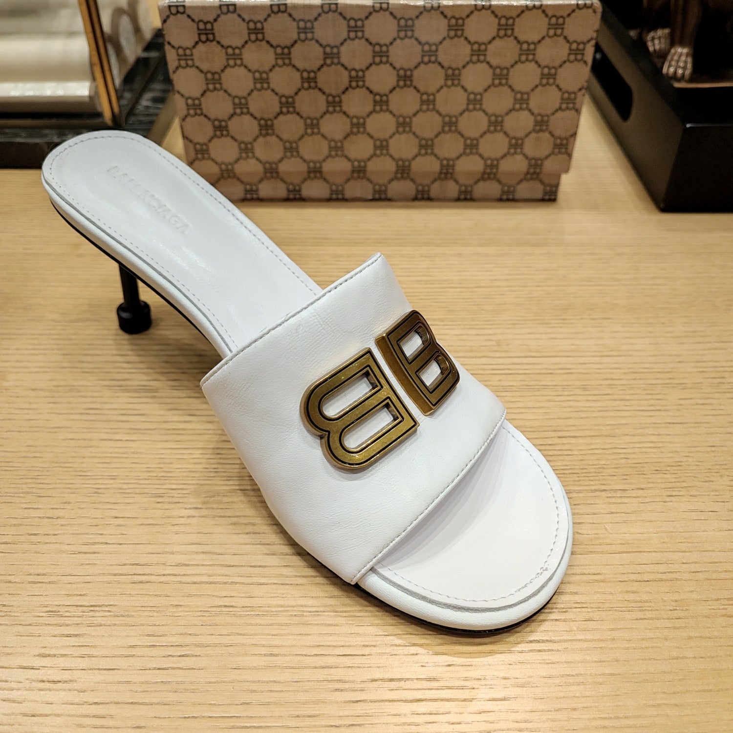 WHITE LOGO LOW HEEL MULE SANDALS
