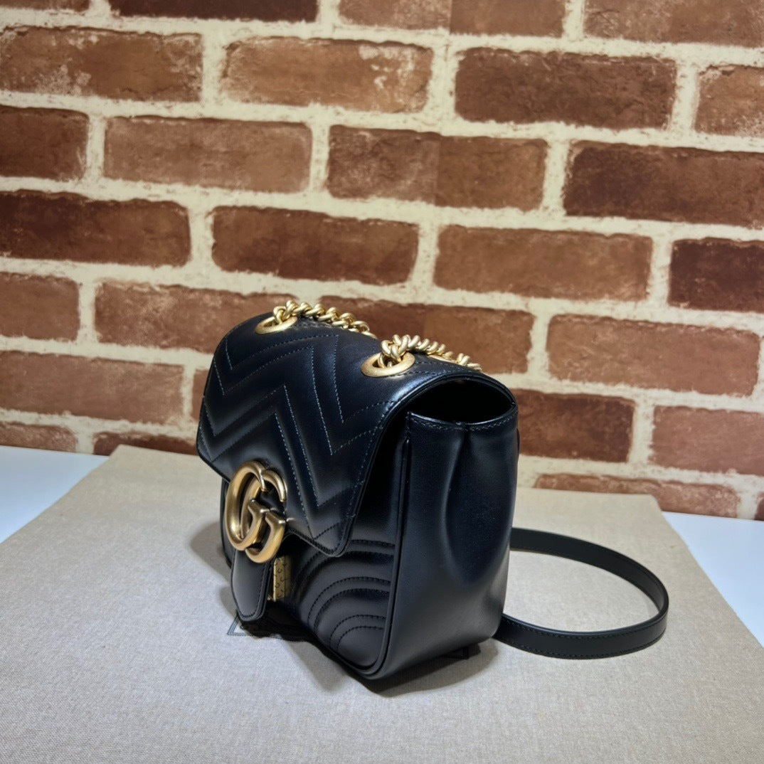 QUILTED MINI SHOULDER BAG WITH CHAIN DETAIL