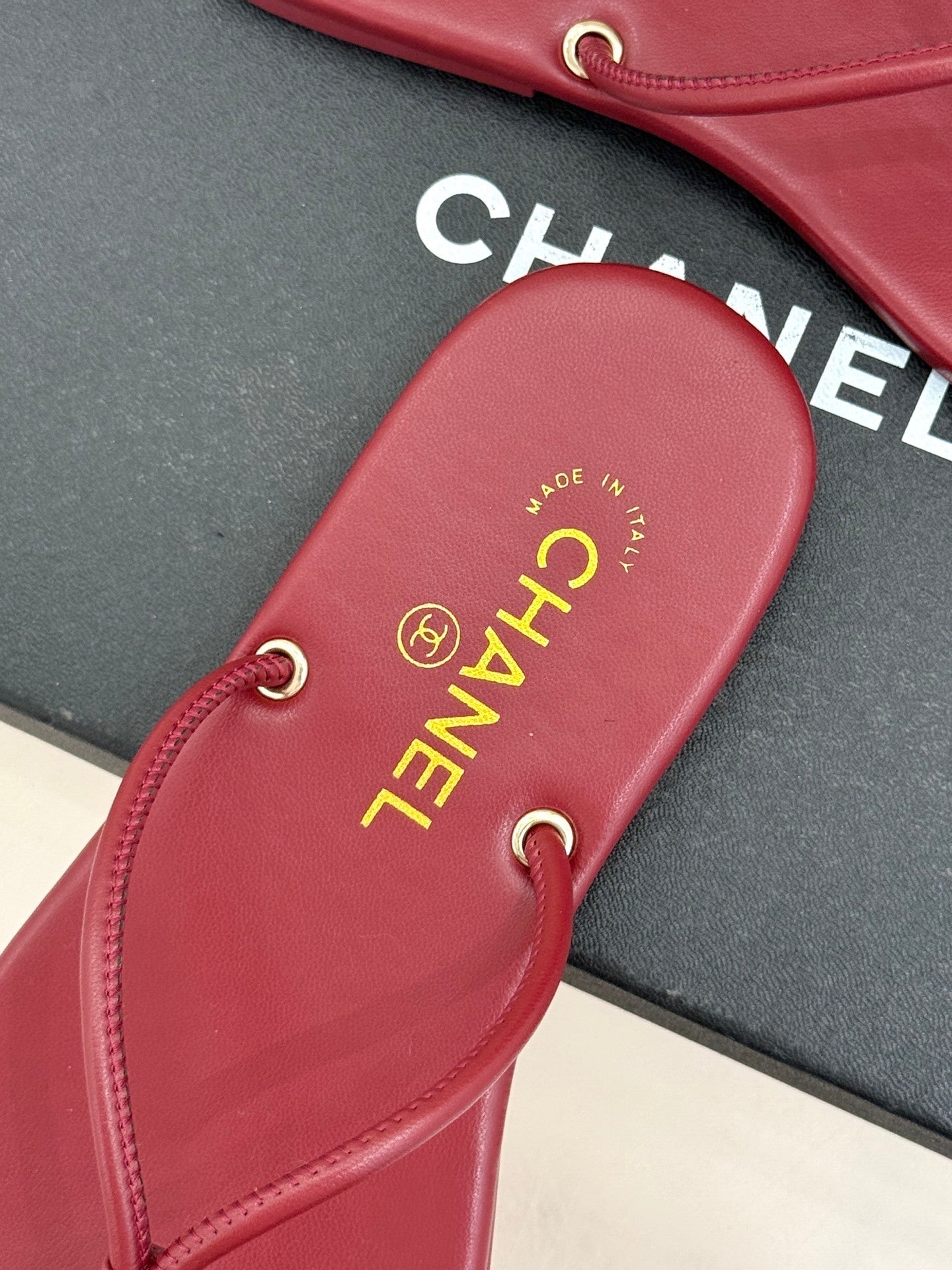RED MINIMAL THONG SANDALS