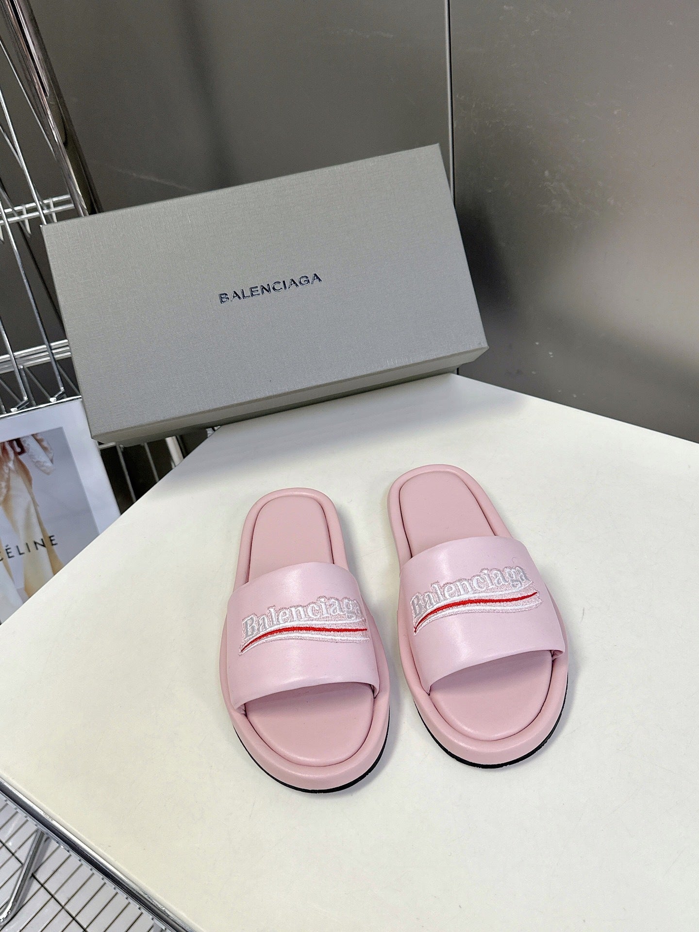 PASTEL PINK LOGO SLIDE SANDALS