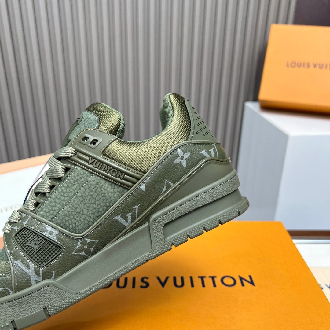 OLIVE GREEN TEXTURED LOW-TOP SNEAKERS