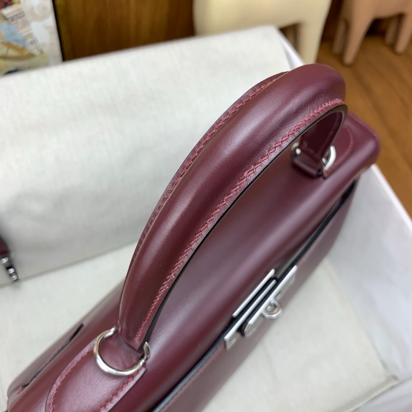 LUXURY BURGUNDY LEATHER TOP HANDLE HANDBAG WITH SILVER HARDWARE