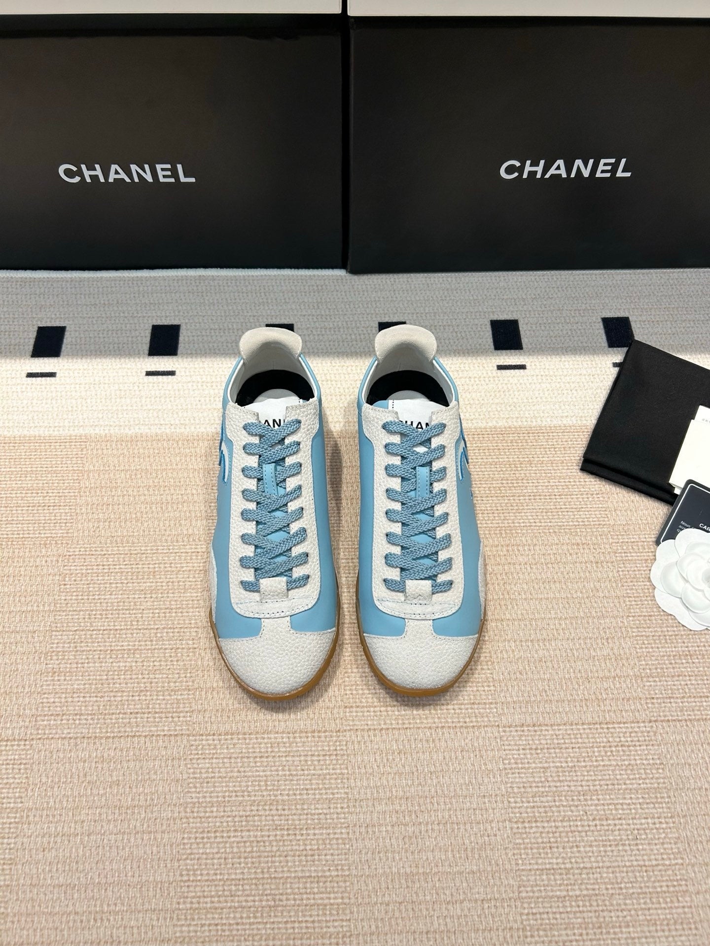 LOGO PANEL LOW-TOP SNEAKERS