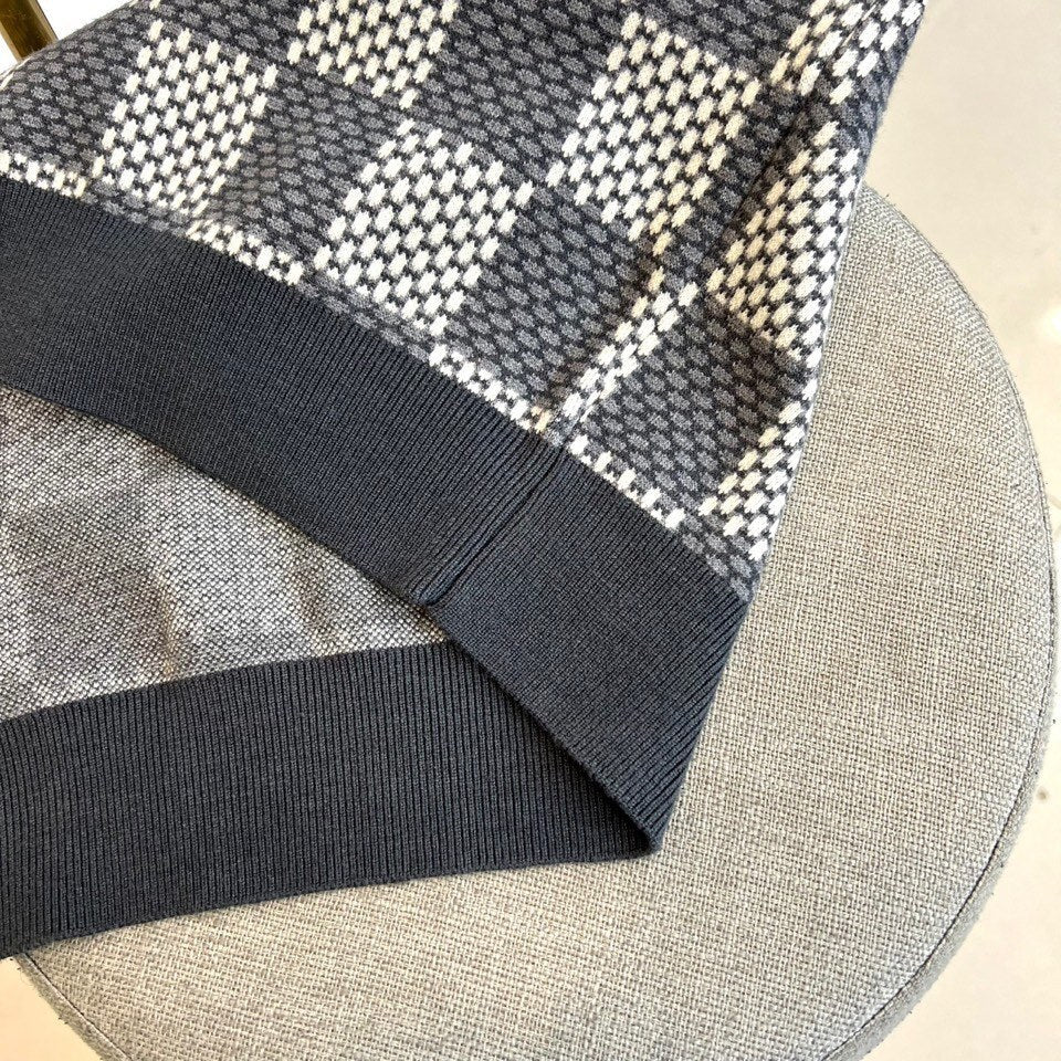 CHECKERED JACQUARD KNIT SWEATER