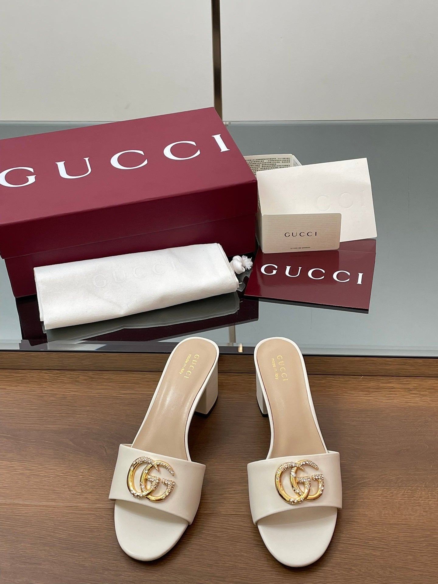 IVORY MID-HEEL LOGO SLIDES