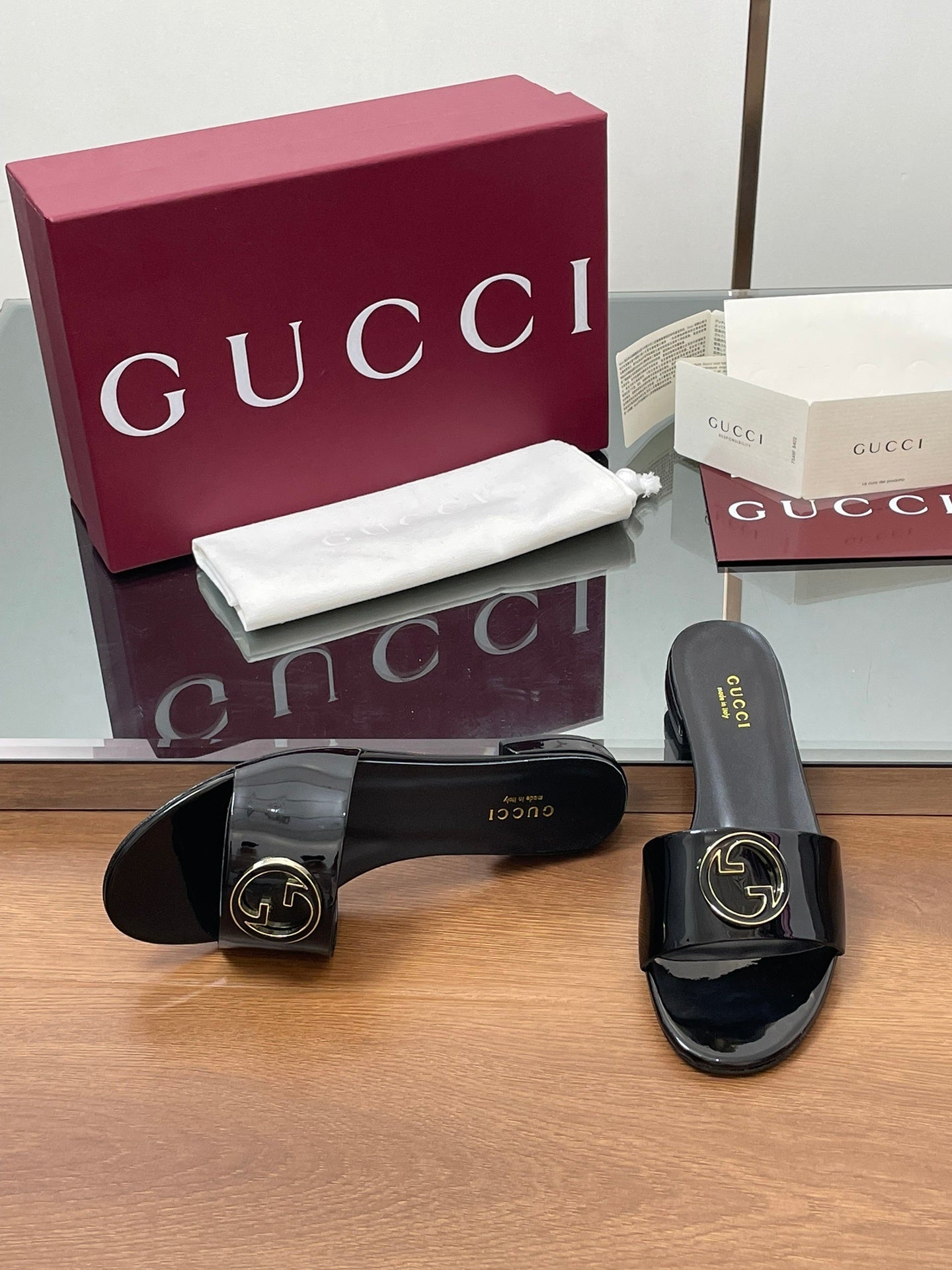BLACK PATENT LOGO SLIDES