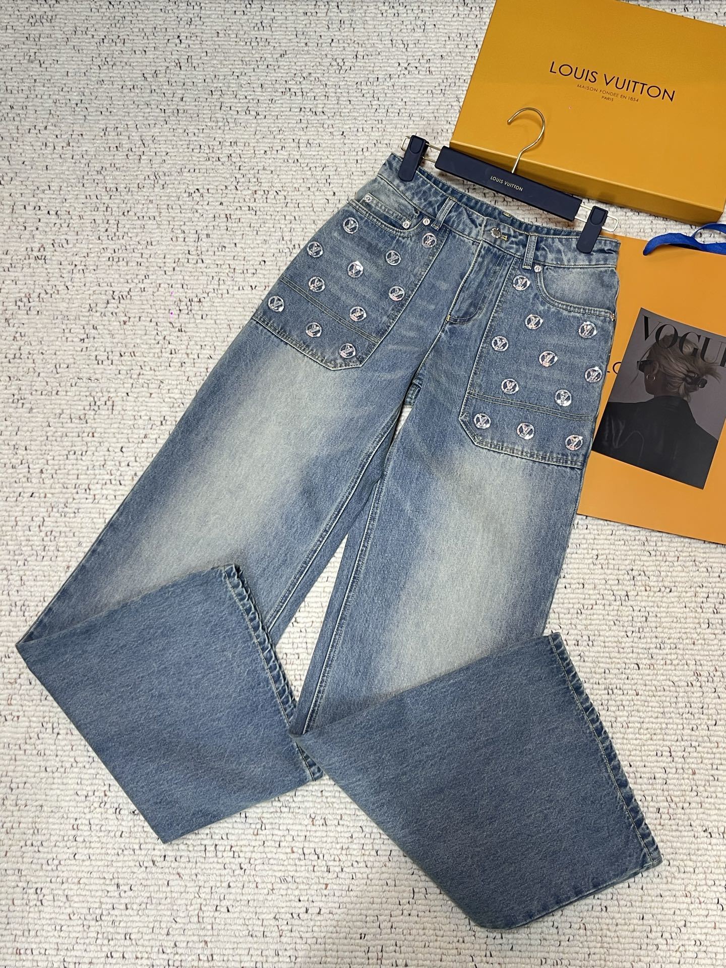 EMBELLISHED LOGO STRAIGHT LEG DENIM JEANS