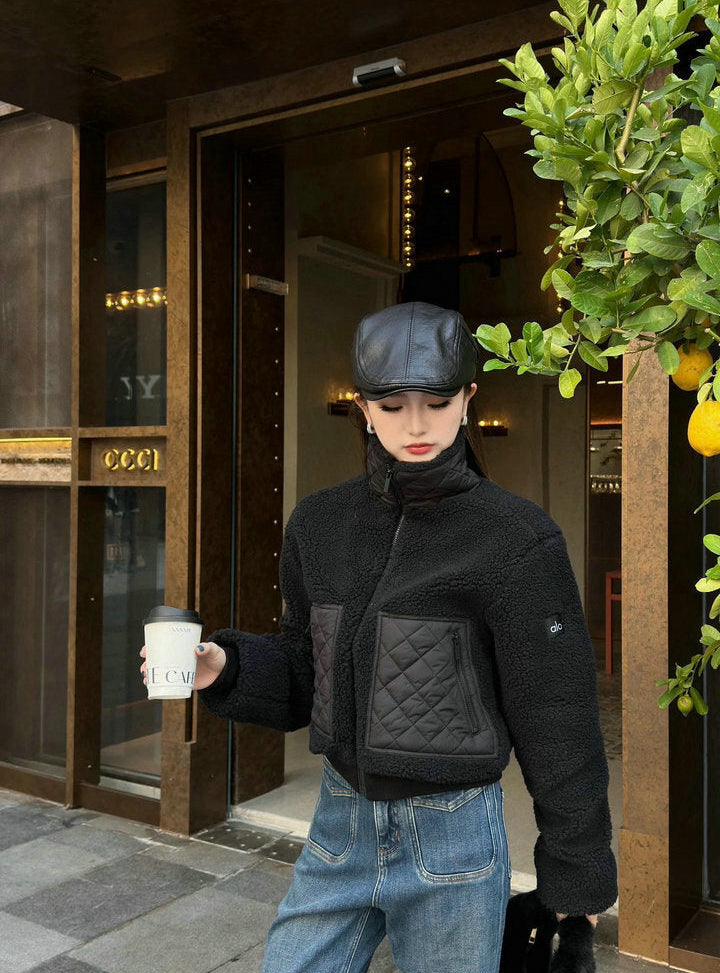 CHAQUETA DE PELUCHE CORTA CON PANELES ACOLCHADOS