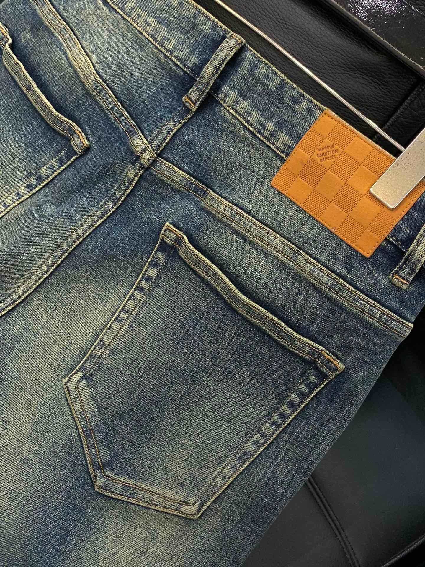 DISTRESSED SLIM-FIT GRAPHIC DENIM JEANS