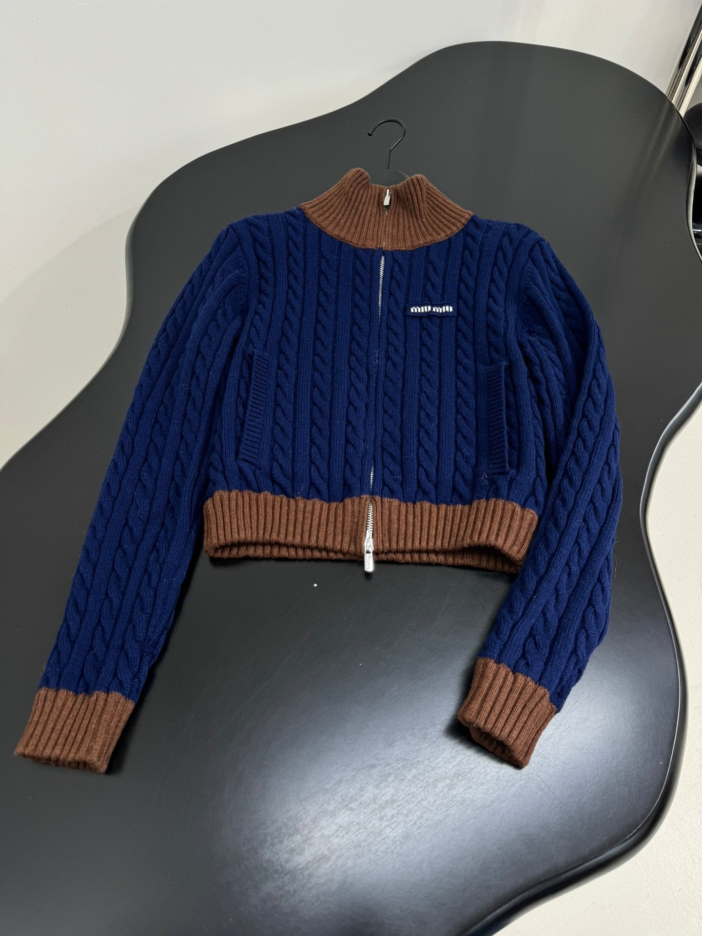 CABLE KNIT ZIP-UP SWEATER