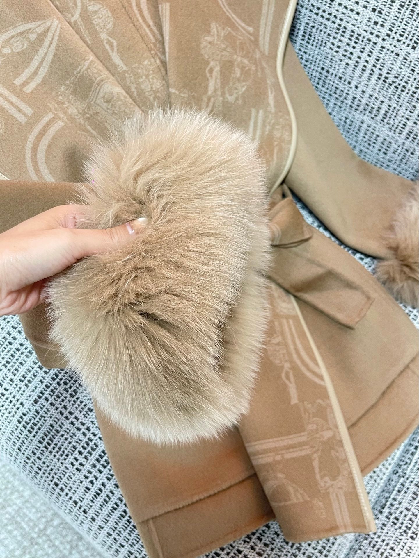 LUXURY CAMEL COAT WITH GRAPHIC SHAWL LAPELS & FUR CUFFS