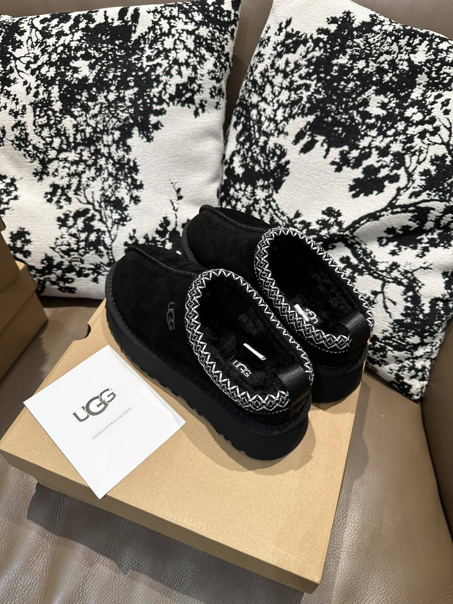 COZY ANKLE SLIPPERS WITH PLATFORM SOLE