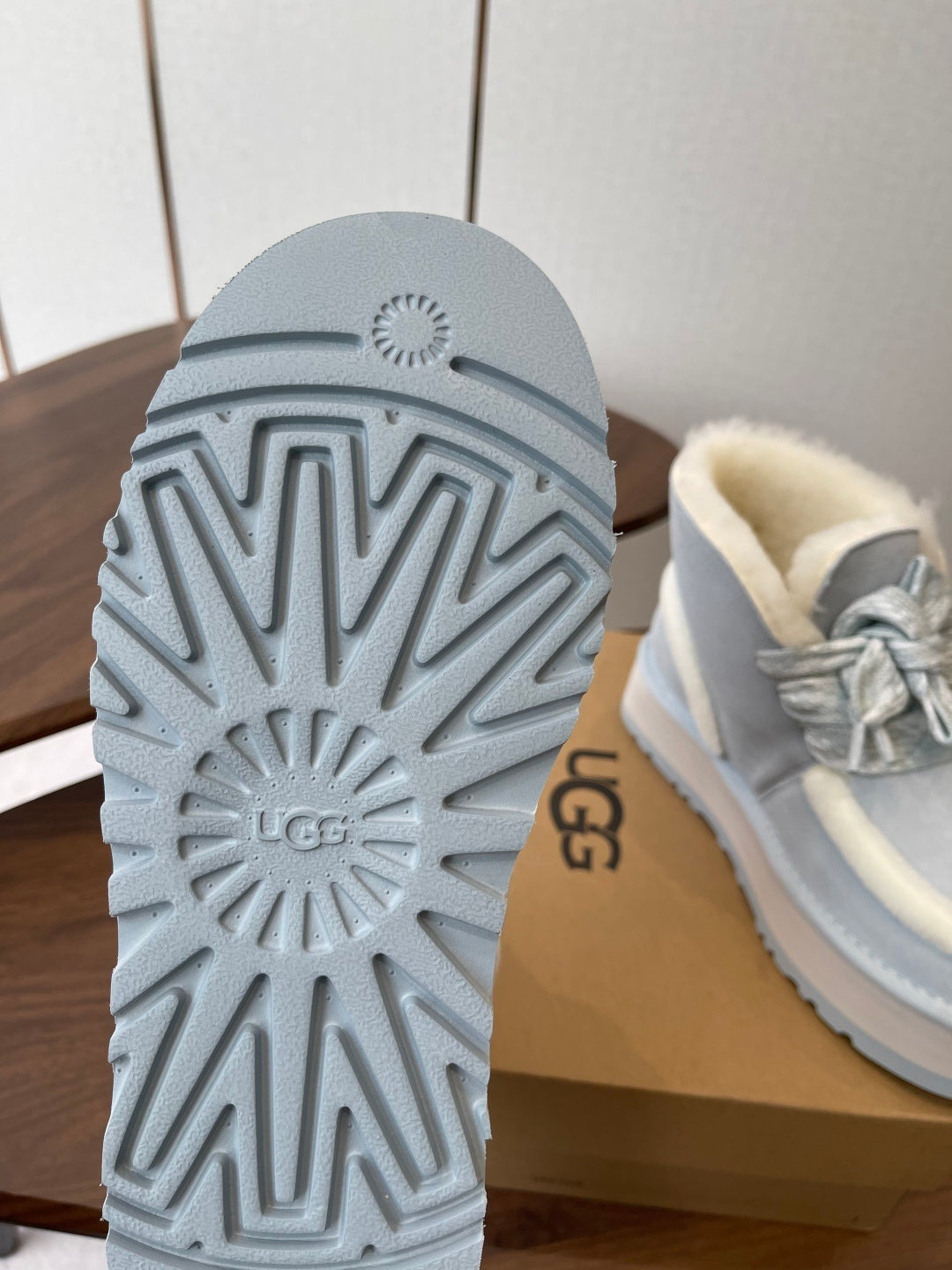 COZY PLATFORM BOOTS – ICE BLUE