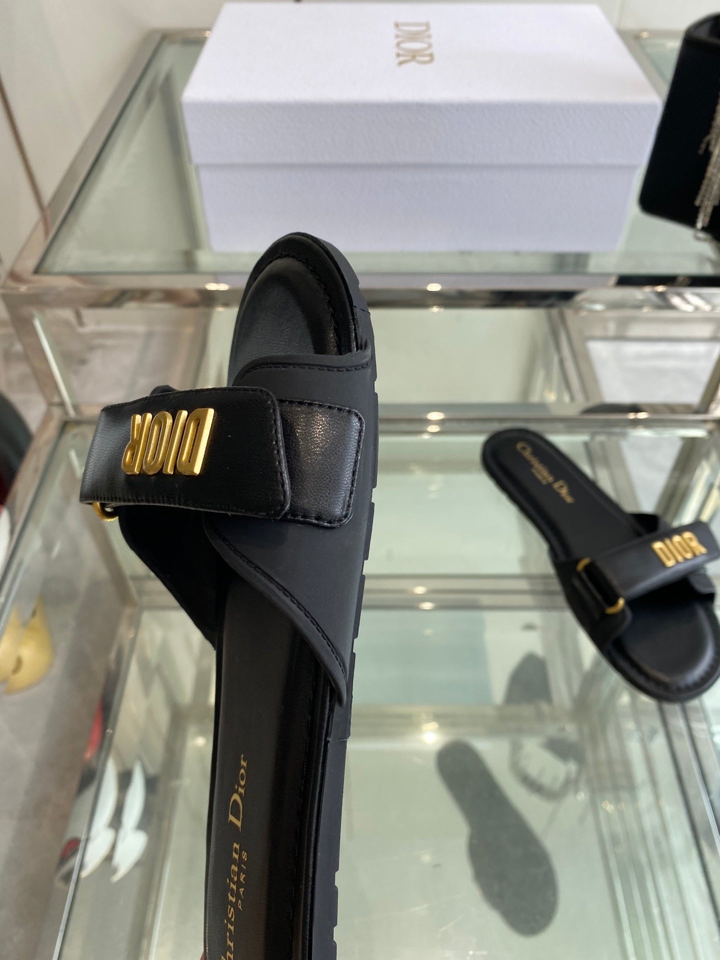 BLACK LOGO STRAP FLAT SLIDES