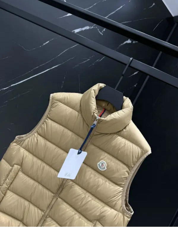 LIGHTWEIGHT QUILTED ZIP PUFFER VEST