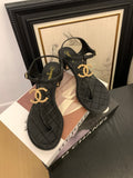 QUILTED PEARL THONG SANDALS – BLACK