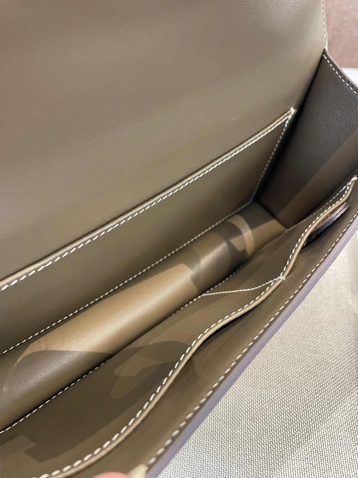 TAUPE STRUCTURED CROSSBODY BAG