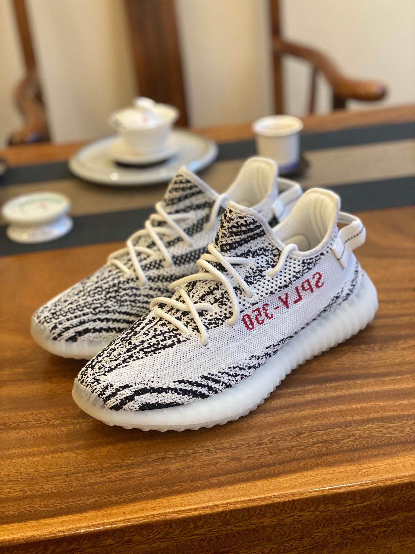 UNISEX KNIT LOW-TOP CASUAL SNEAKERS