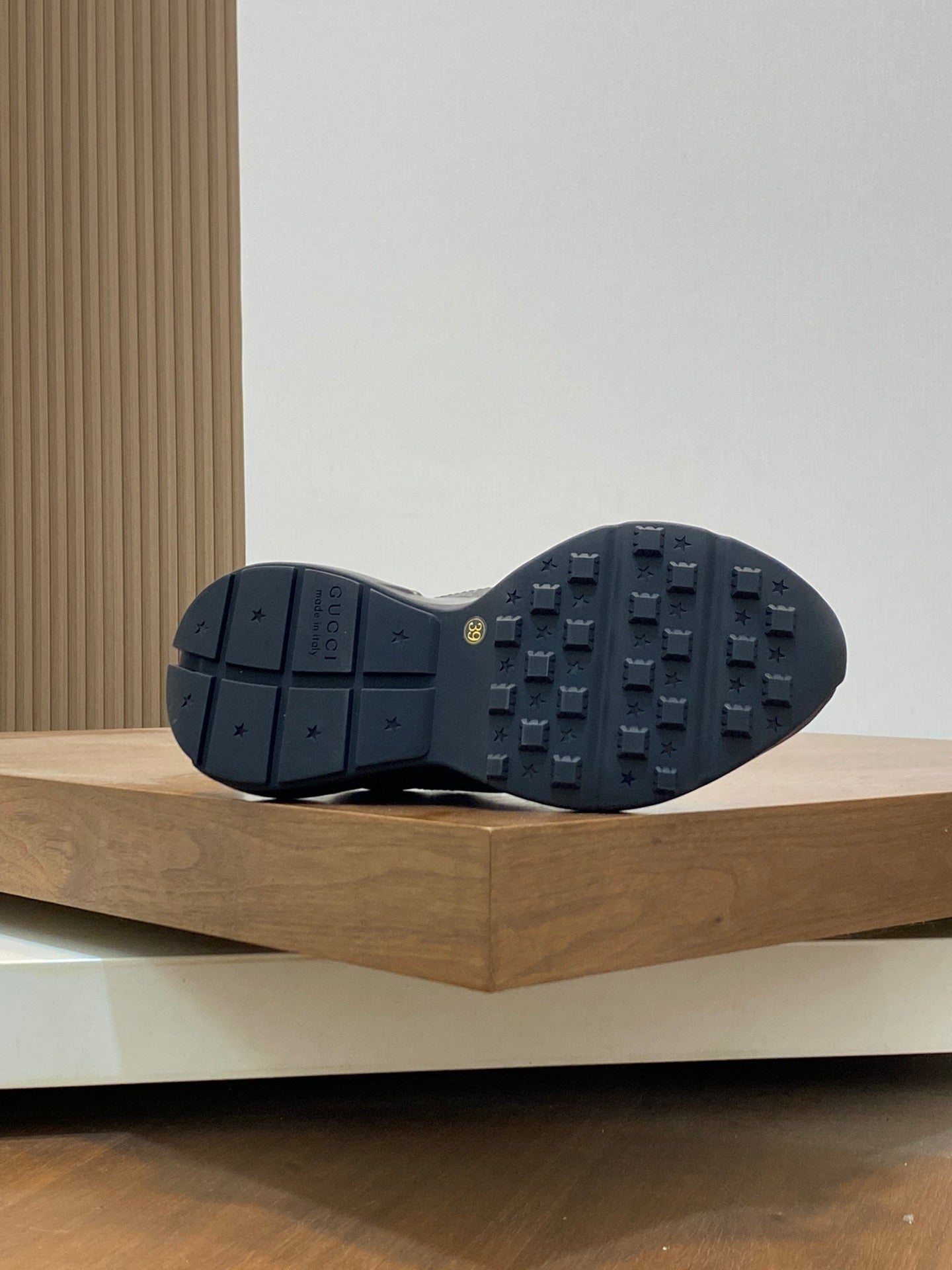 BLACK TEXTURED LOW-TOP SNEAKERS