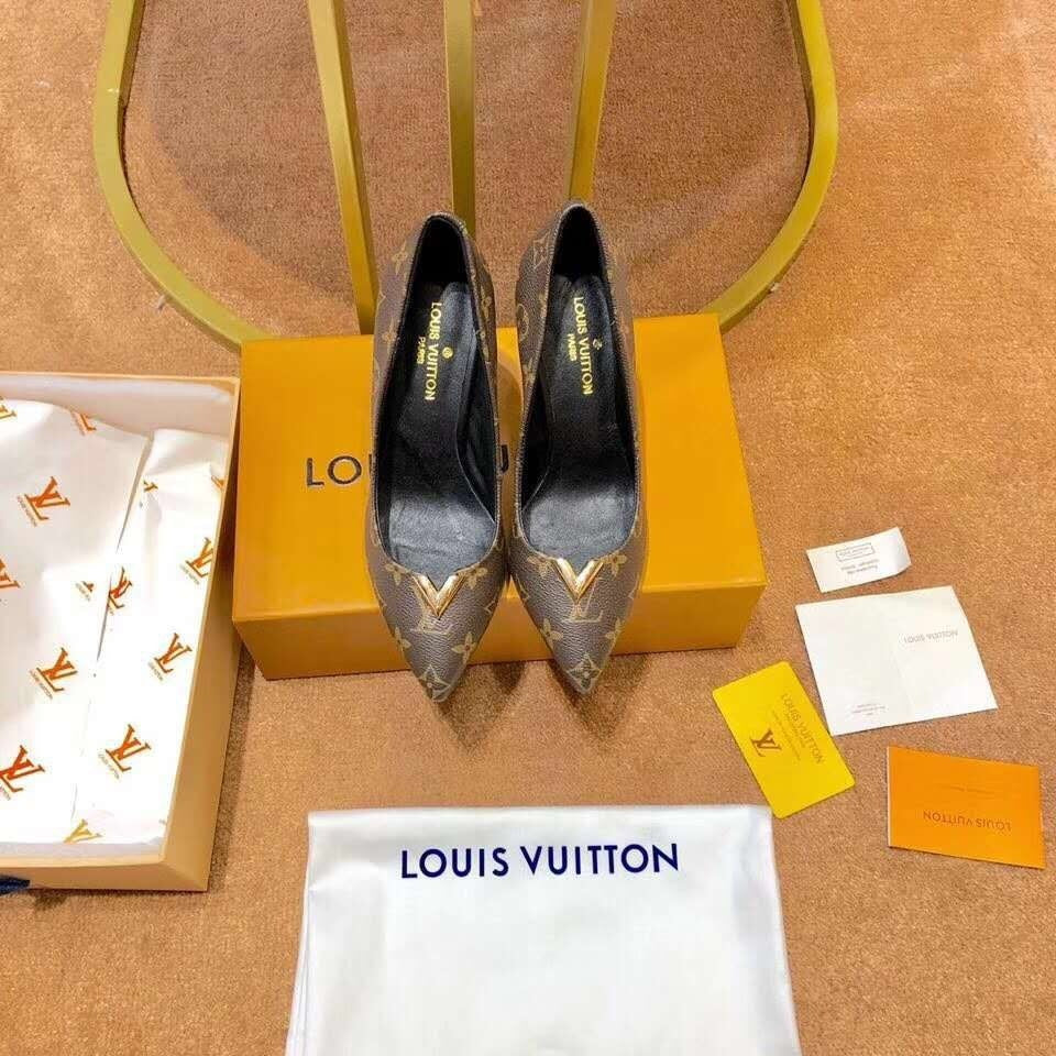 CLASSIC MONOGRAM POINTED TOE PUMPS