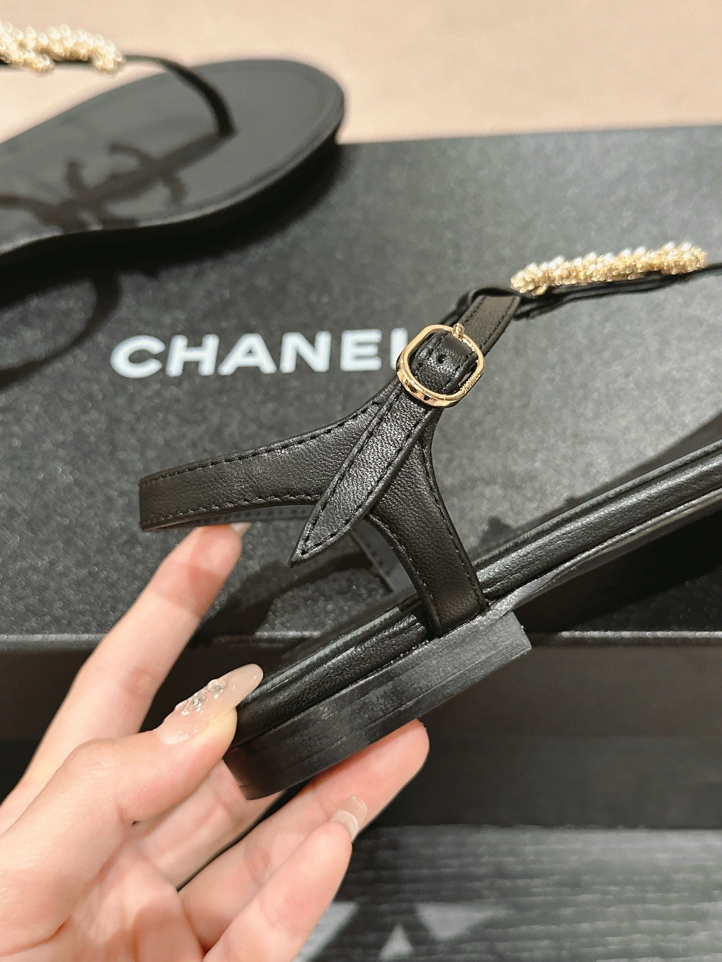 BLACK STRAP SANDALS